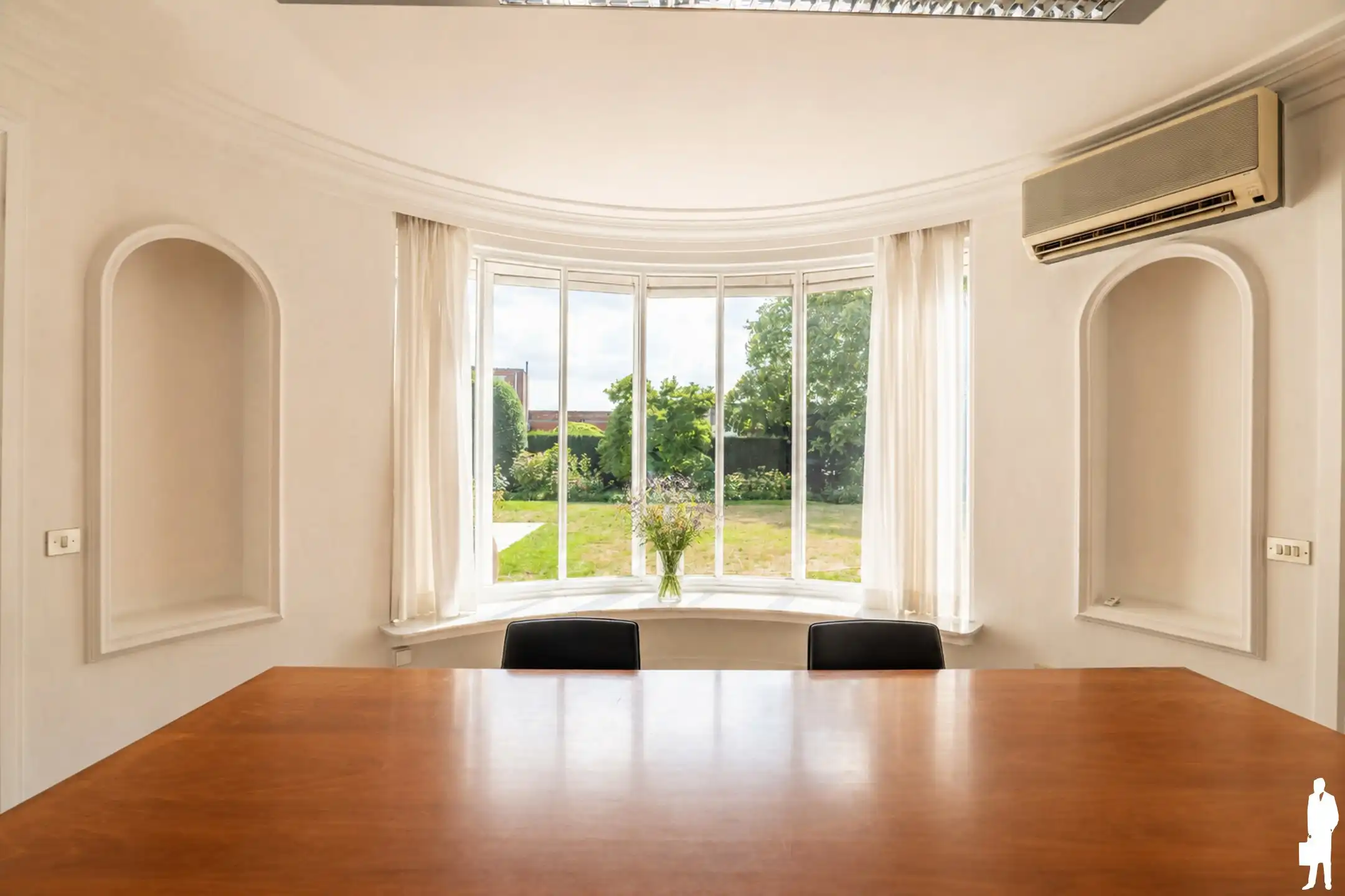 Karaktervolle woning met groene tuin op perceel van 1.405 m² foto 7