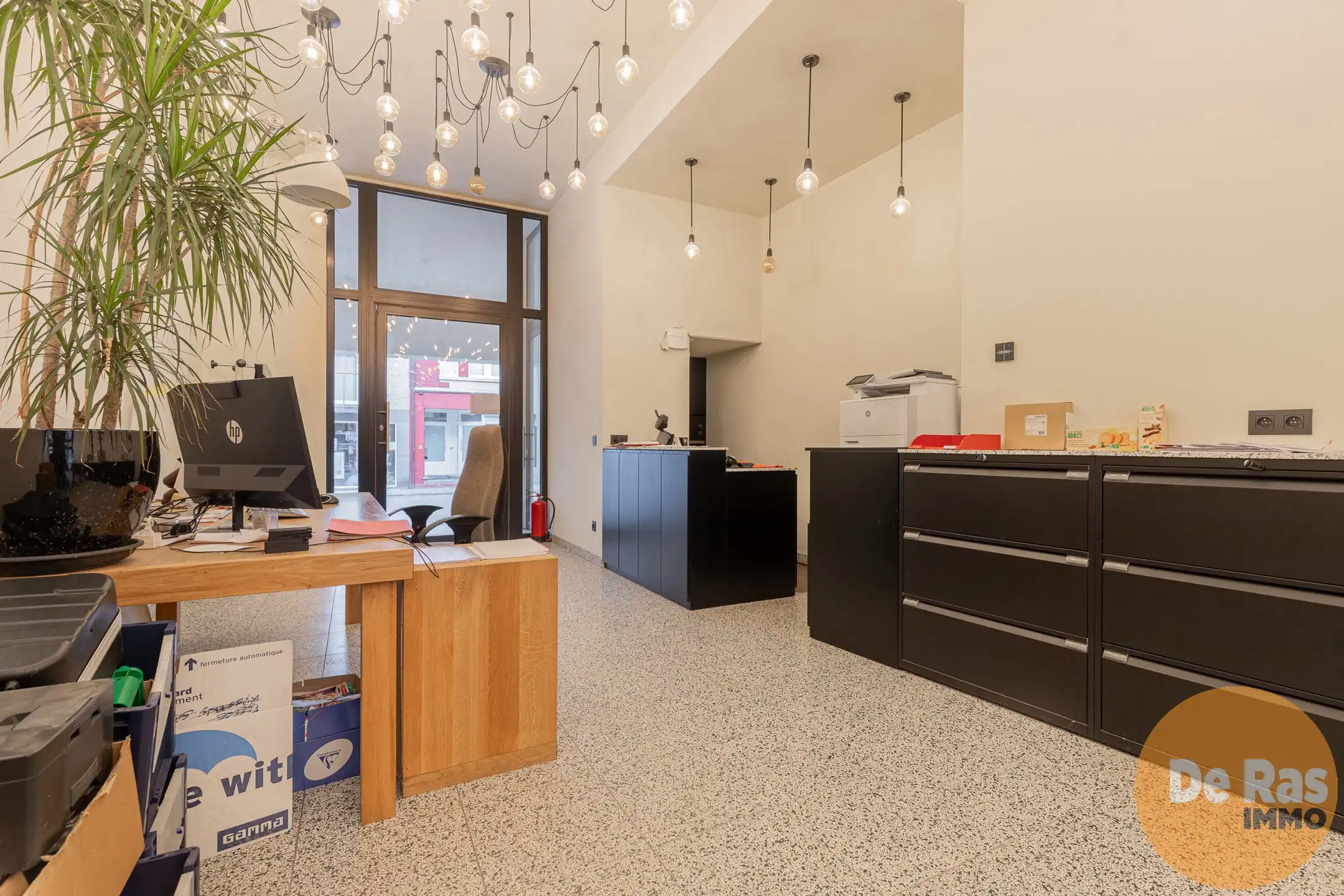 AALST - Kantoorruimte met vernieuwd appartement in centrum foto 6