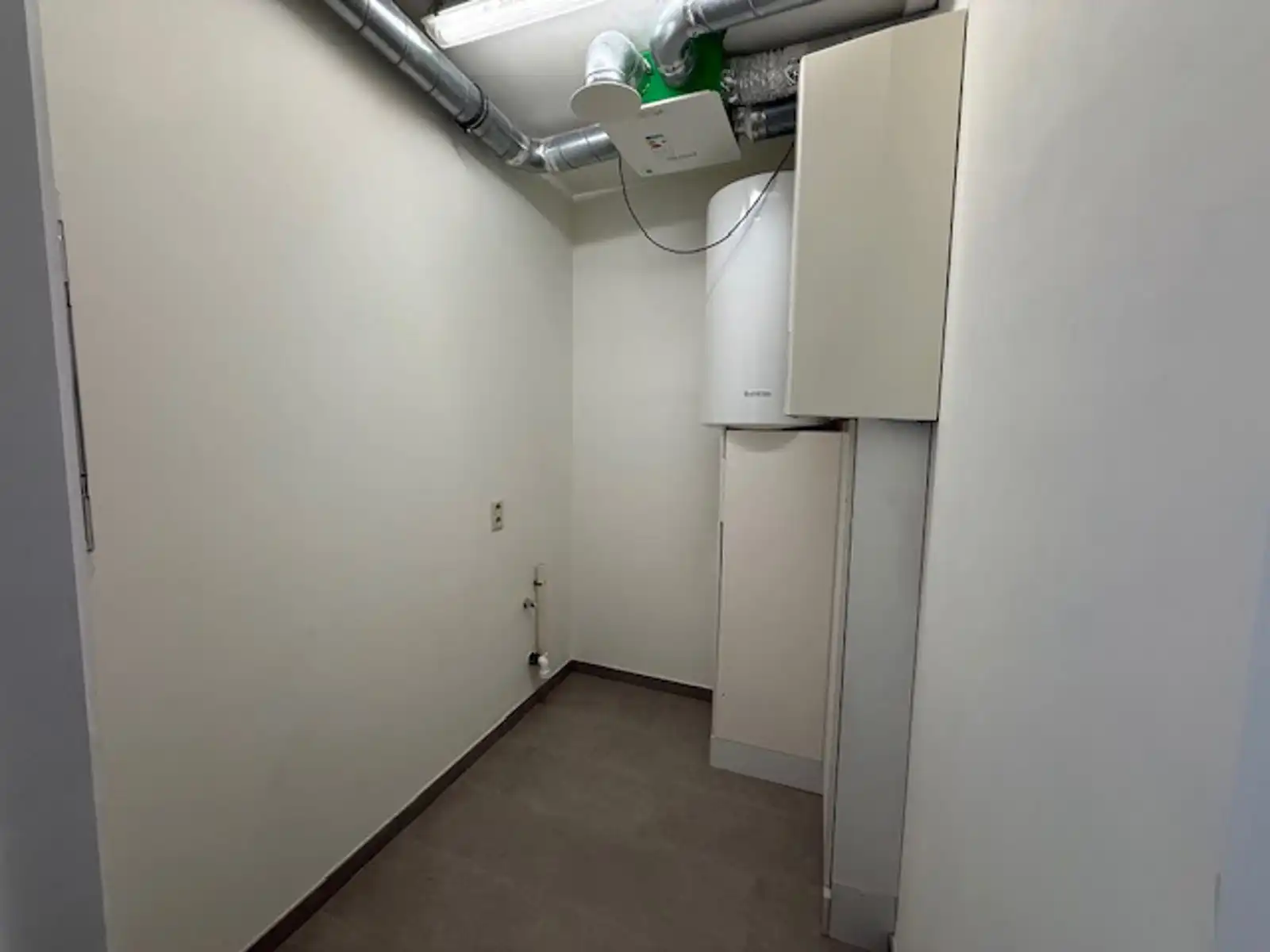 Recent appartement met parkeerplaats in centrum Lede foto 10