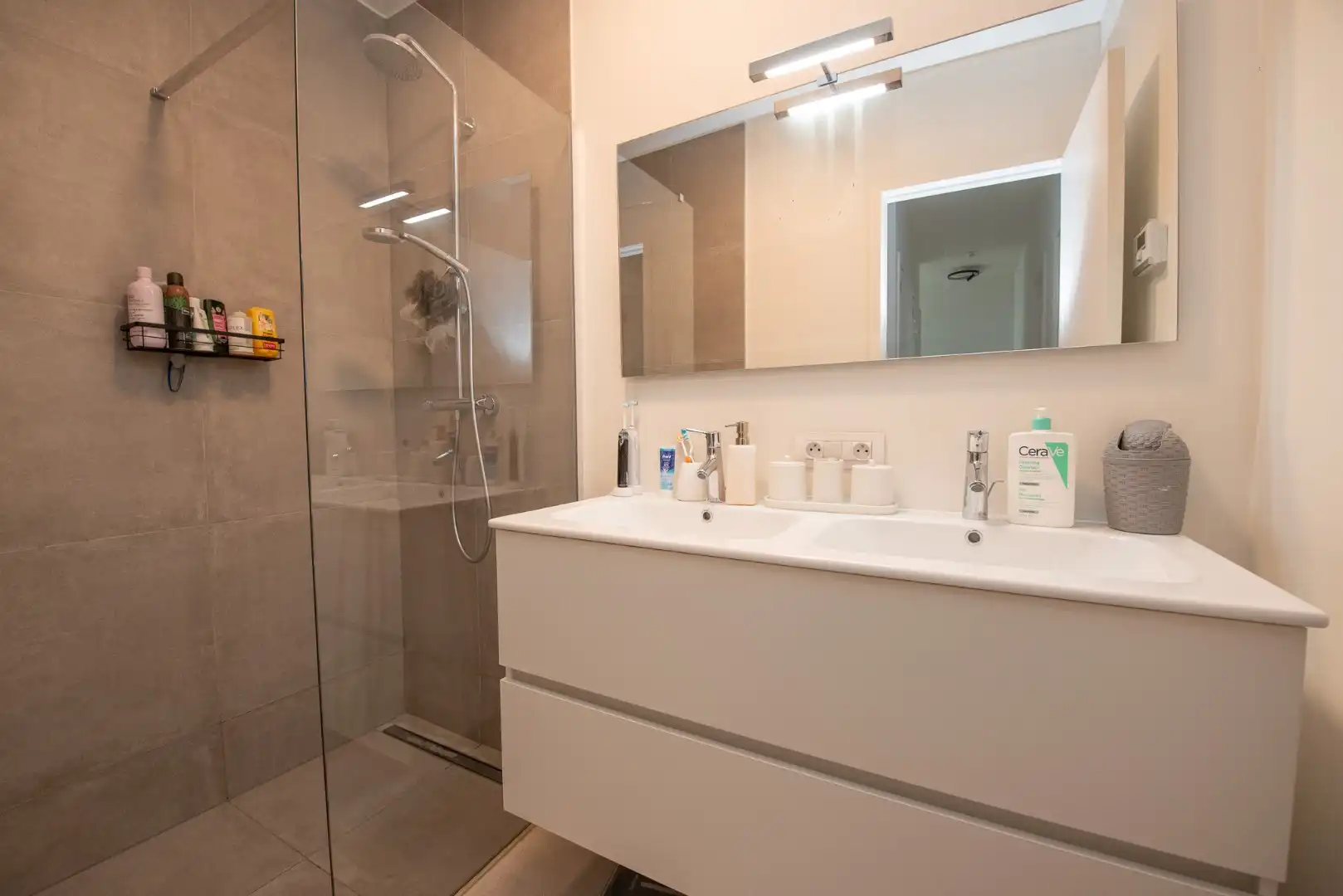 Recente energiezuinige woning te huur op een rustige ligging! foto 12