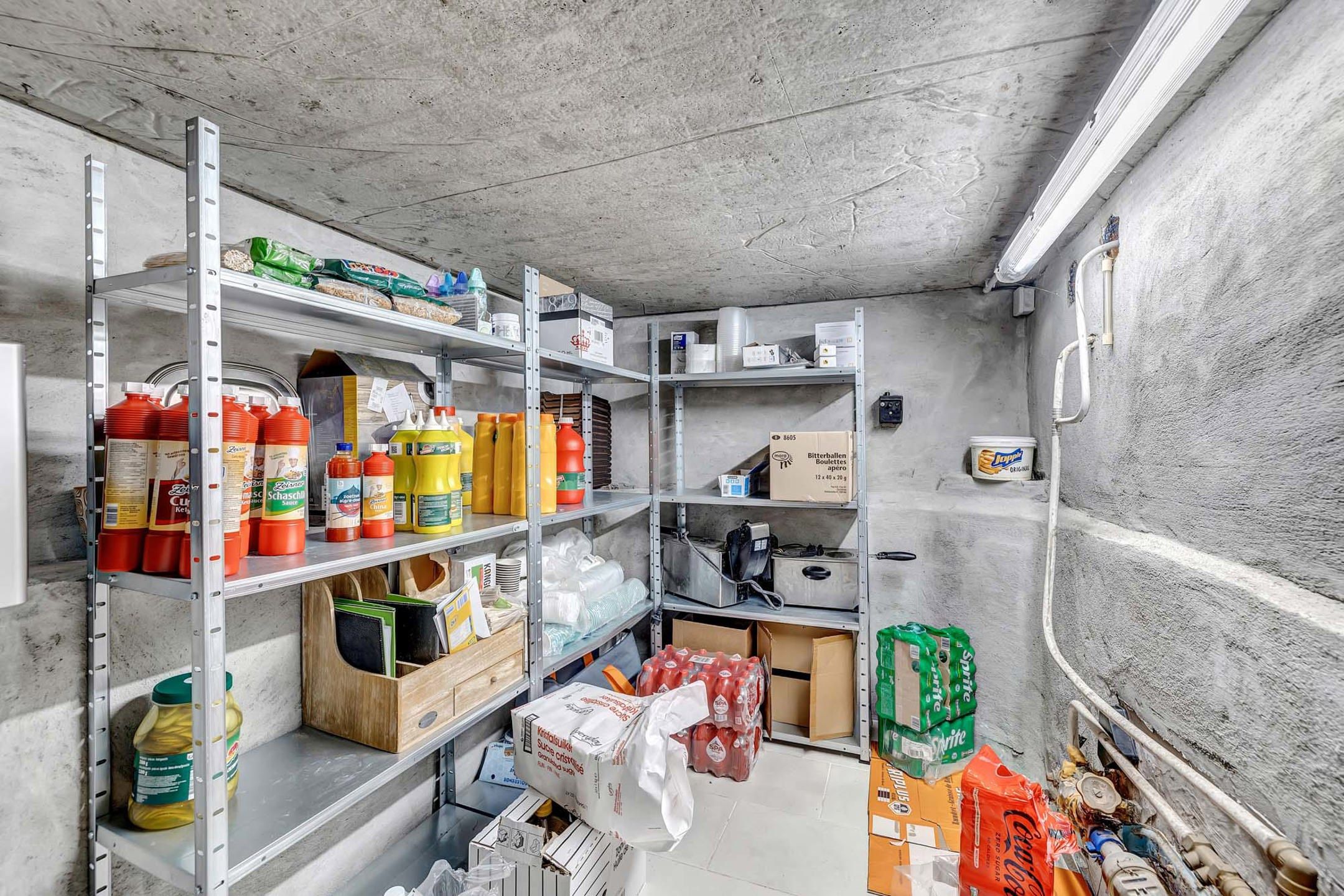 Bekende frituur + woonst met 3 slaapkamers in Baardegem foto 12