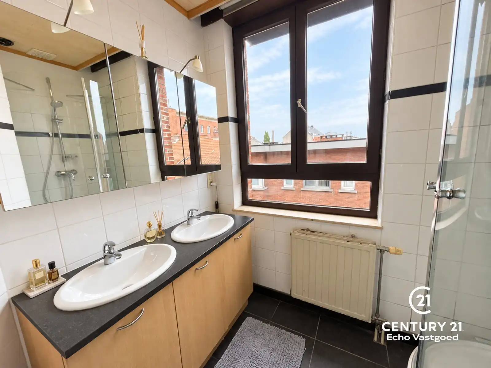 Fraai 3 slaapkamer appartement vlakbij de "Grote Markt" foto 14