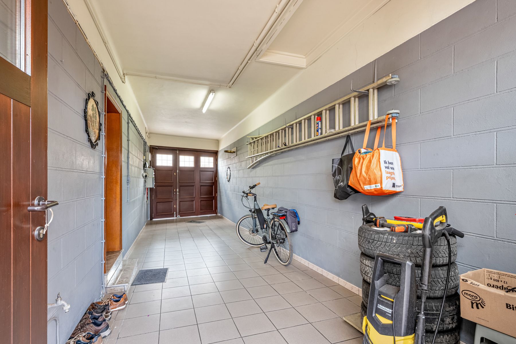 Te koop woning met inpandige garage, 4slpk's  en grote tuin  foto 22