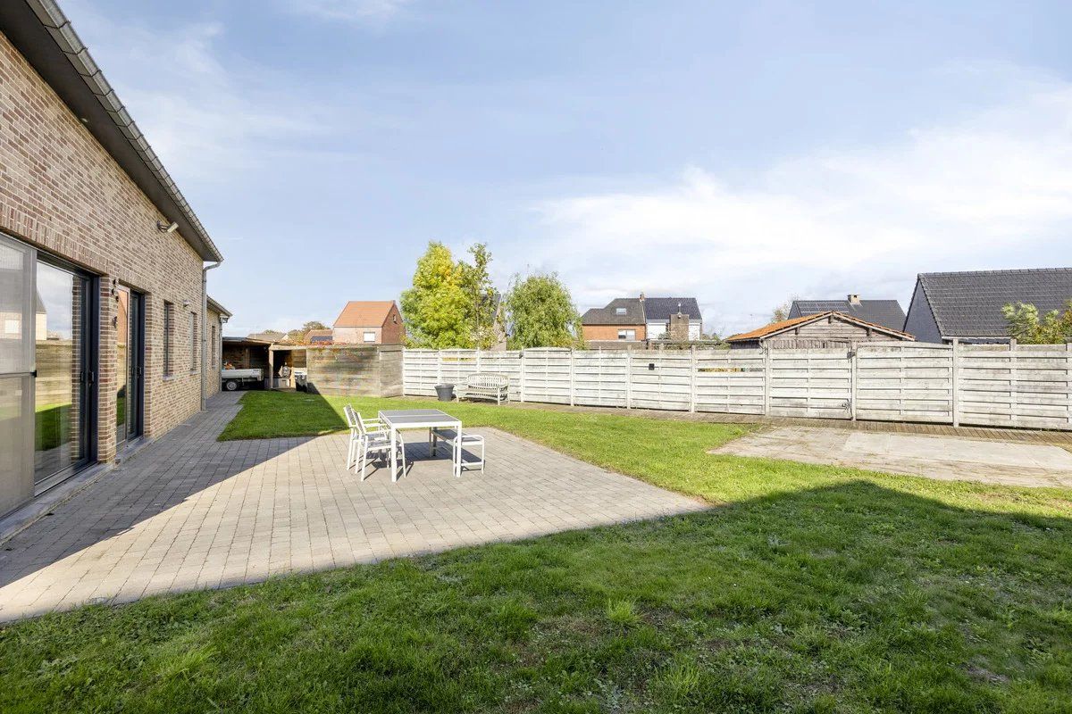 UNIEKE EN ZEER RUIME WONING VAN 311 M² MET 3 SLPK’S EN KANTOOR/KAPSALON IN HASSELT-KORTESSEM foto 4