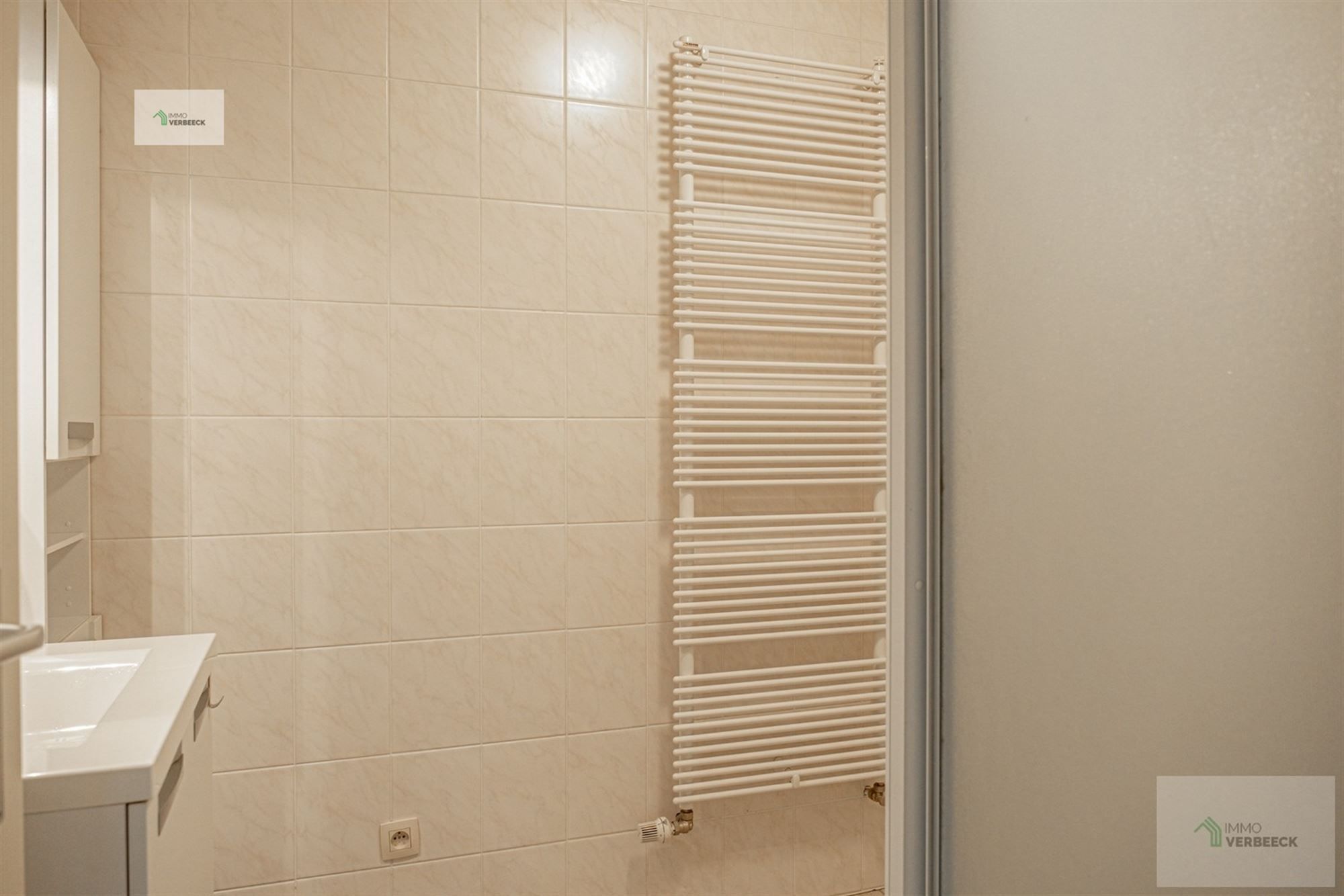 Gunstig gelegen 2 slaappkamer appartement foto 9