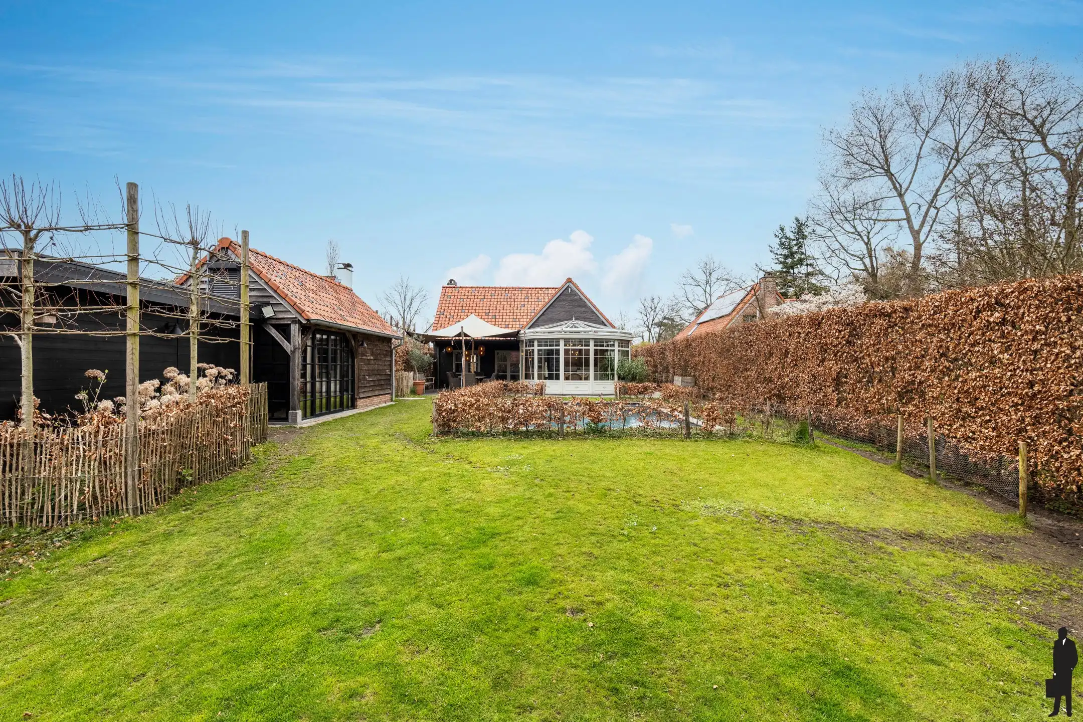 Instapklare woning met bijgebouw, zwembad en zuidtuin! foto 17