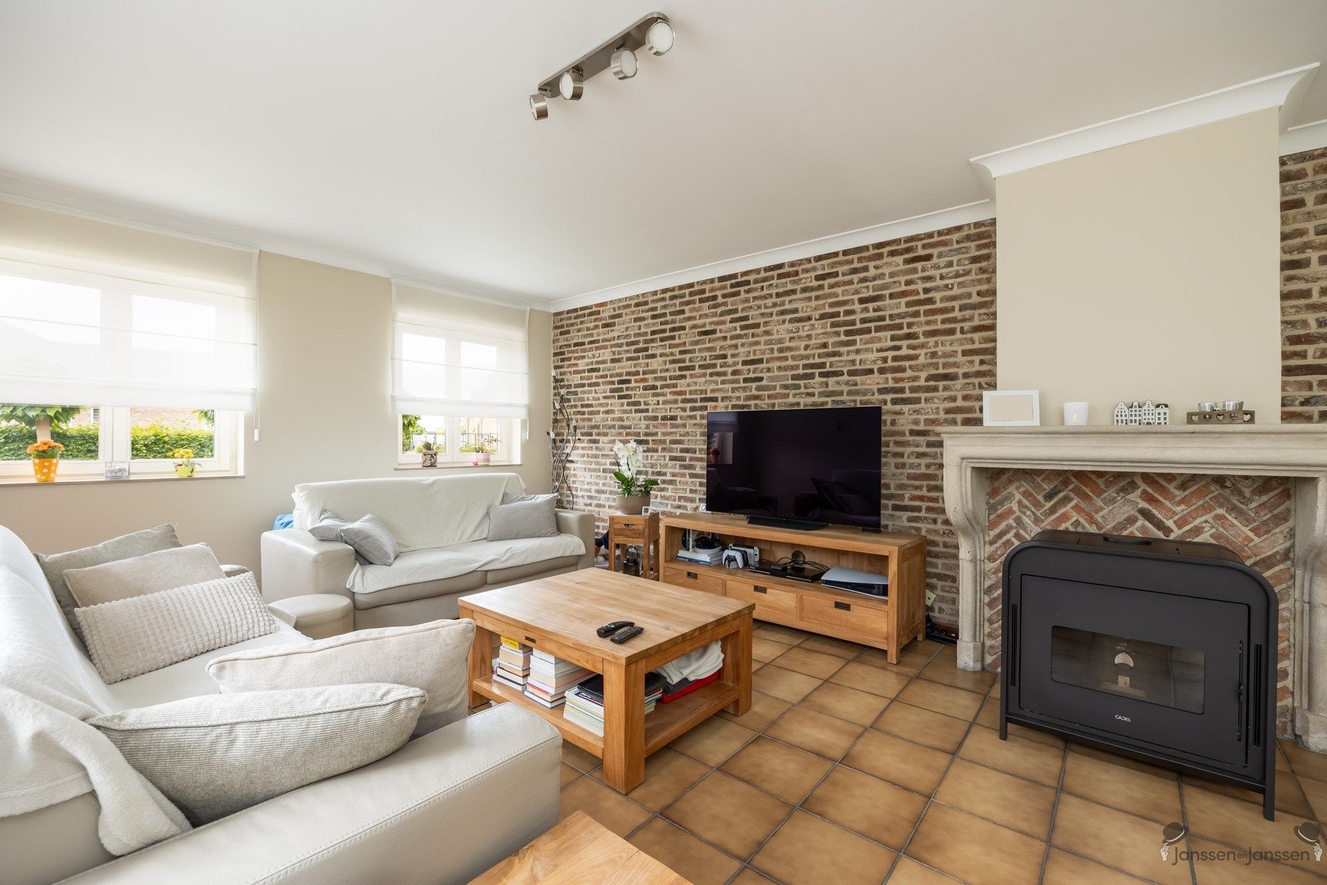 Rustig Gelegen Ruime Villa op 1411m² foto 3