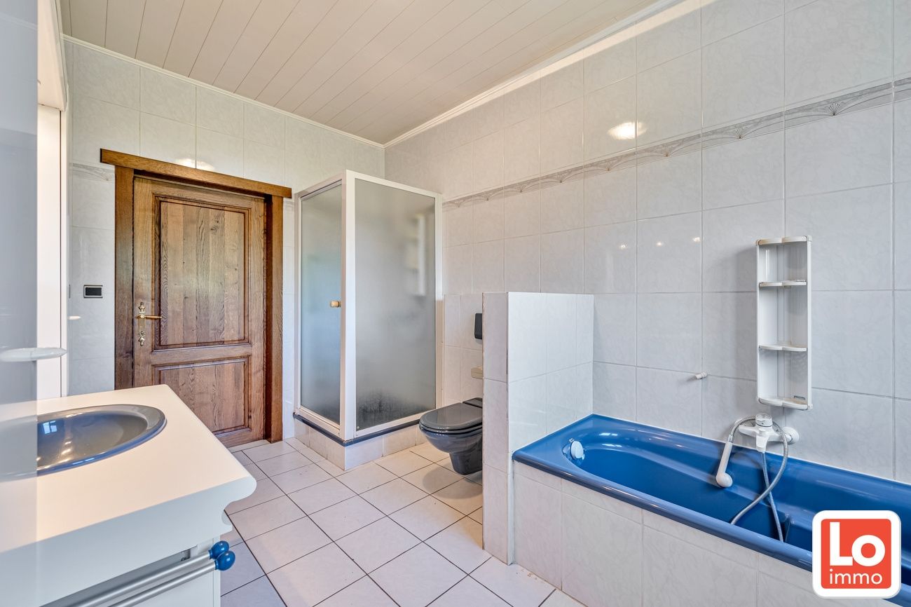 Mooie grote villa met 3 à 4 slaapkamers op een totaal van 1120m² foto 12