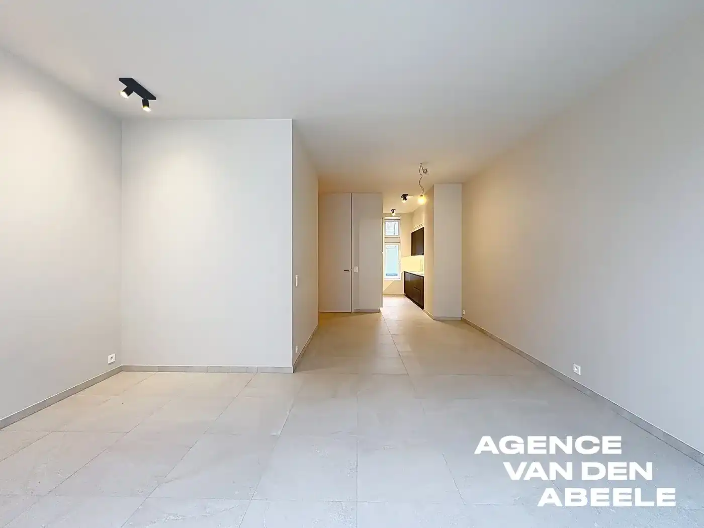 Prachtige nieuwbouwwoning met garage en tuin foto 7