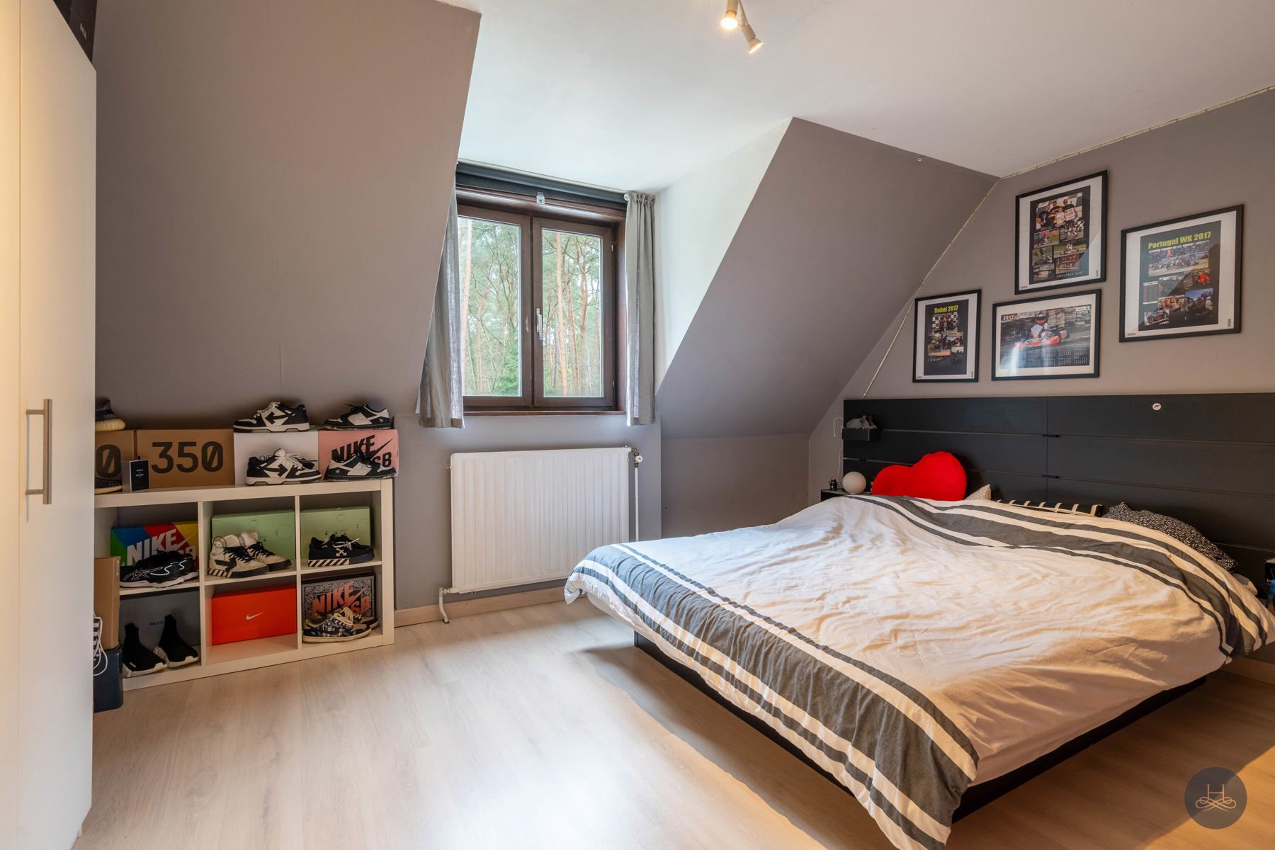 Unieke gerenoveerde villa in het groen met prachtig zwembad foto 25