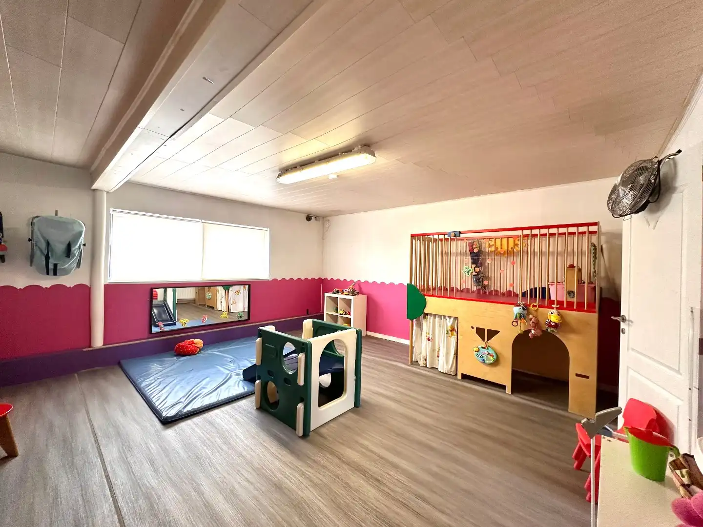 Veelzijdig handelshuis met ruime tuin – momenteel ingericht als crèche foto 12