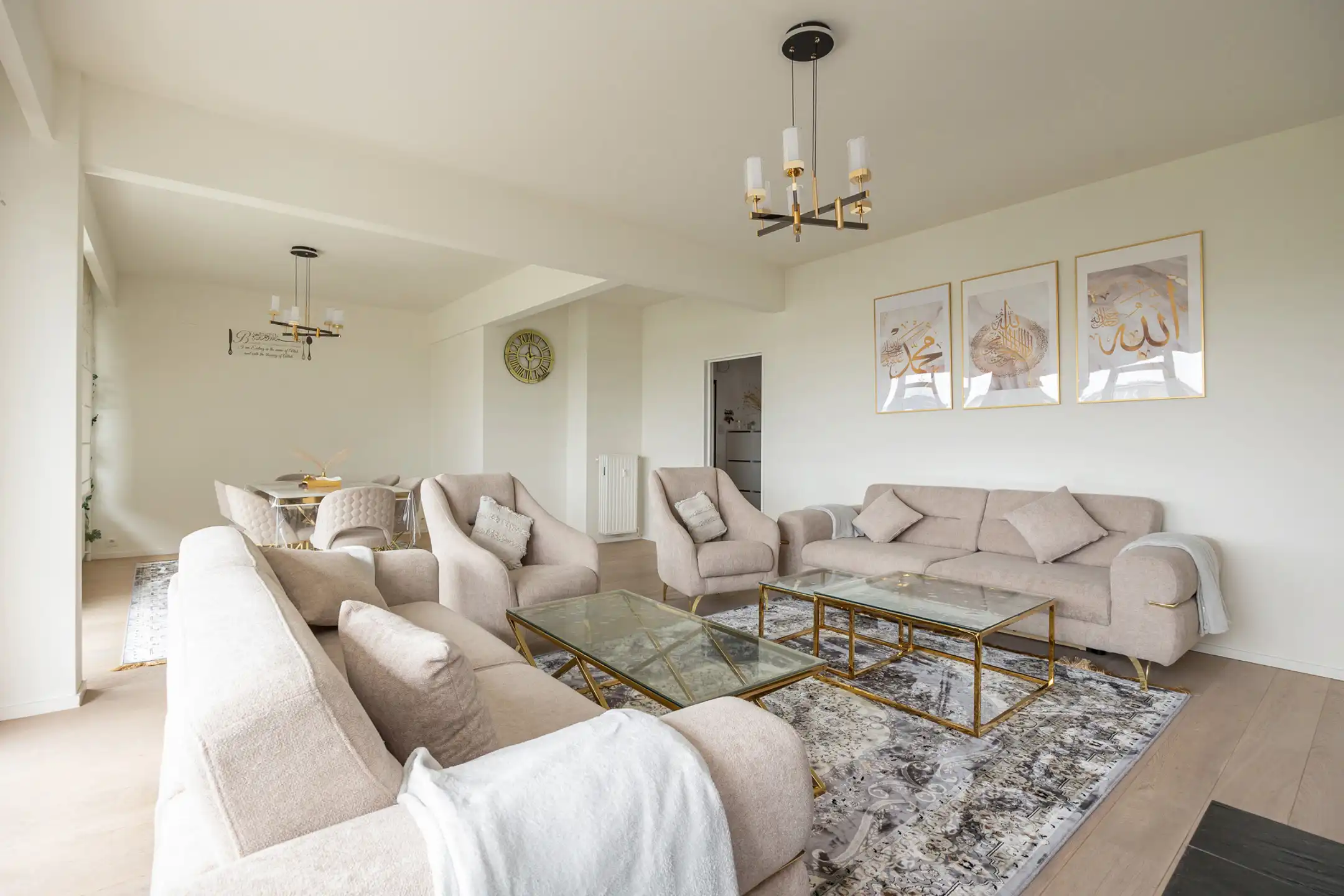 Lichtrijk Hoekappartement met 4 slpks , instapklaar foto 5