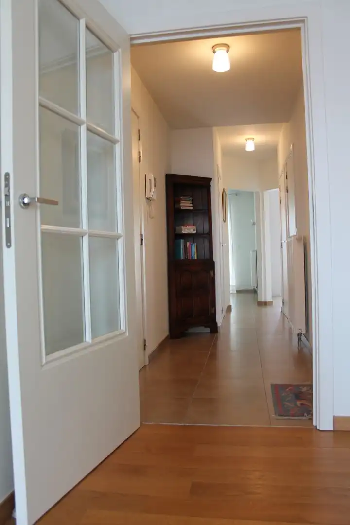 Lichtrijk appartement te koop in centrum Eeklo foto 5