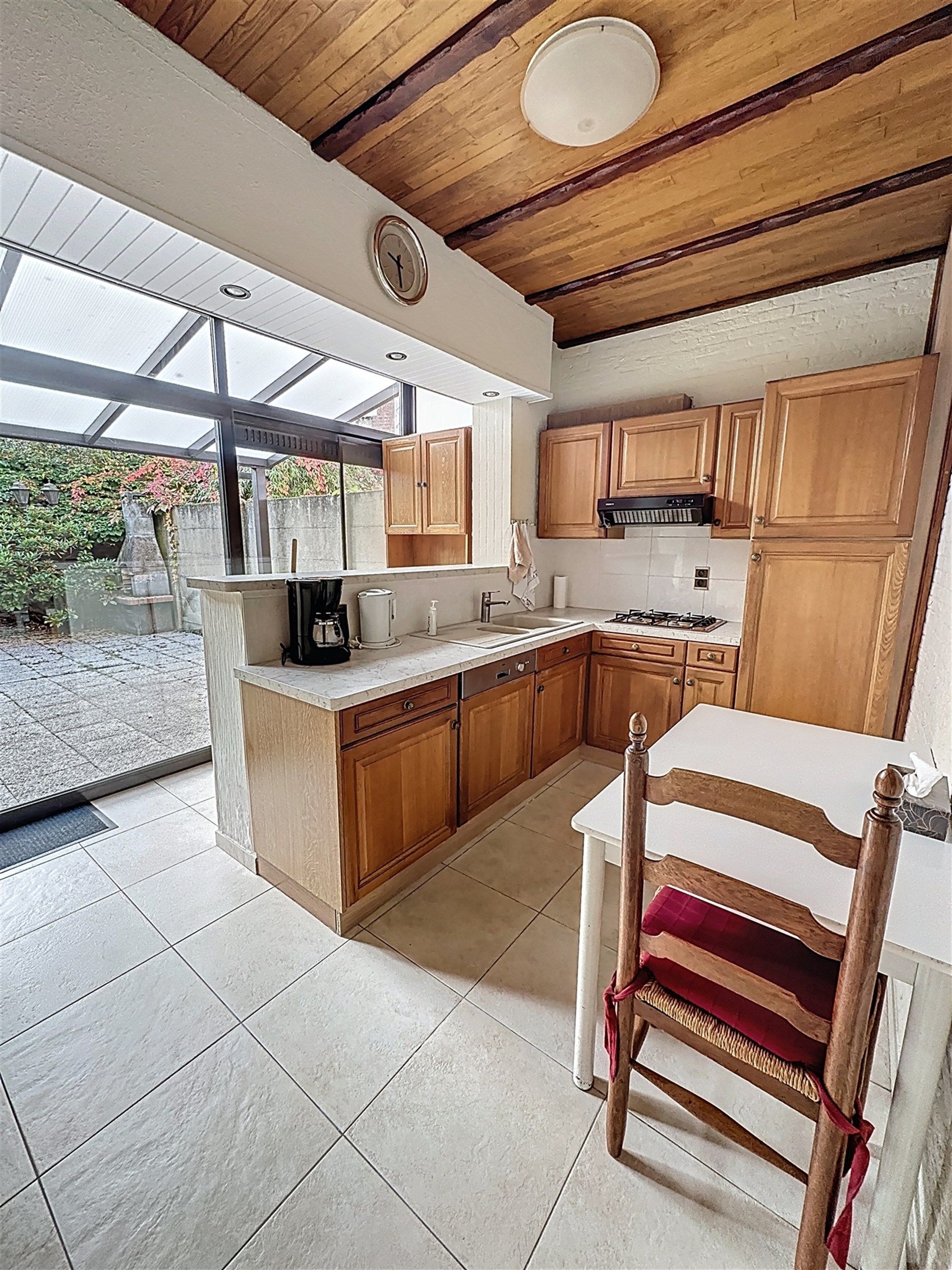 Gezellig appartement met één slaapkamer en privé tuin foto 10