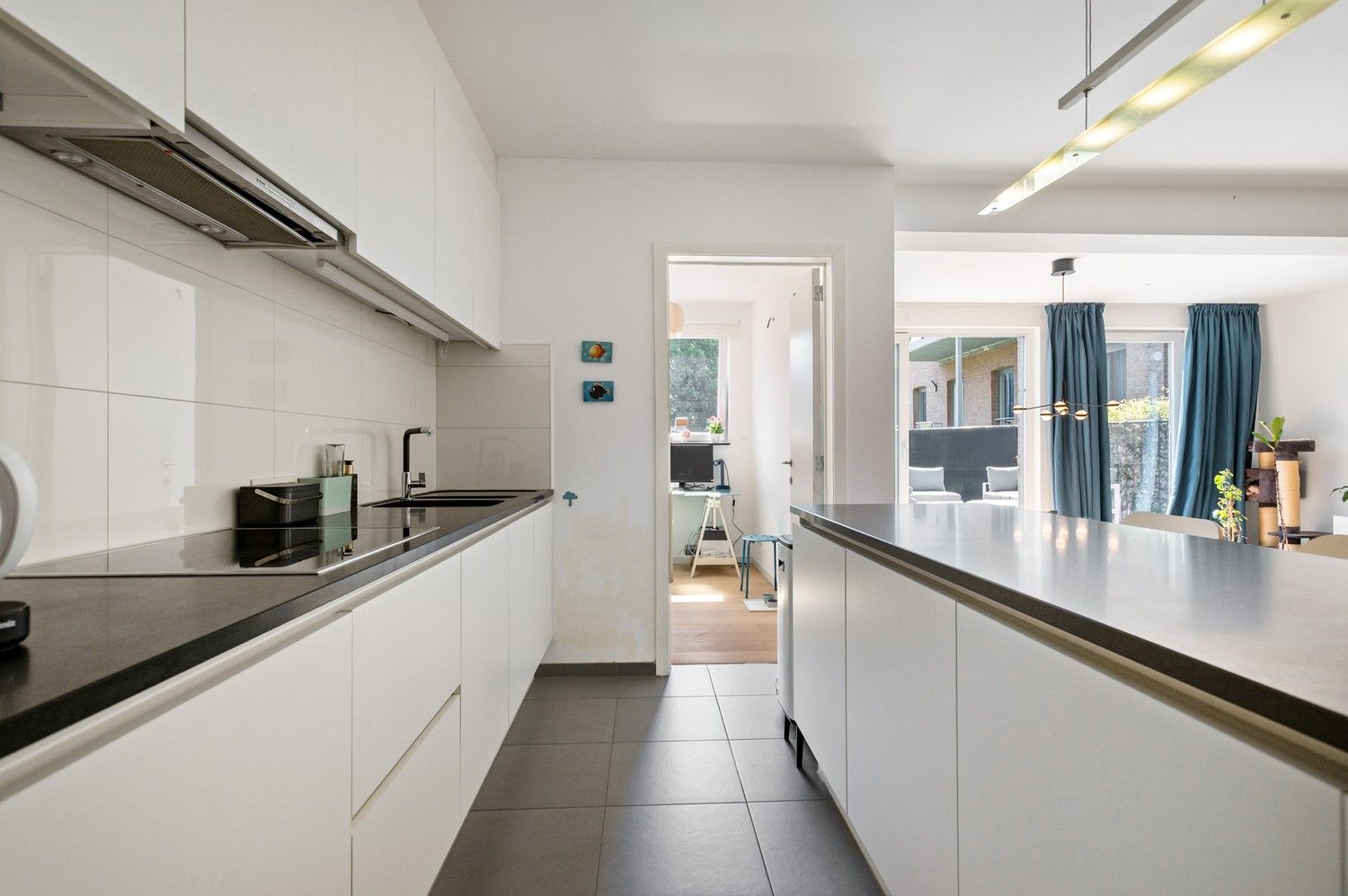 Gezellig instapklaar gelijkvloers appartement met 3 SLPK en een ruim tuin/terras in Antwerpen! foto 5