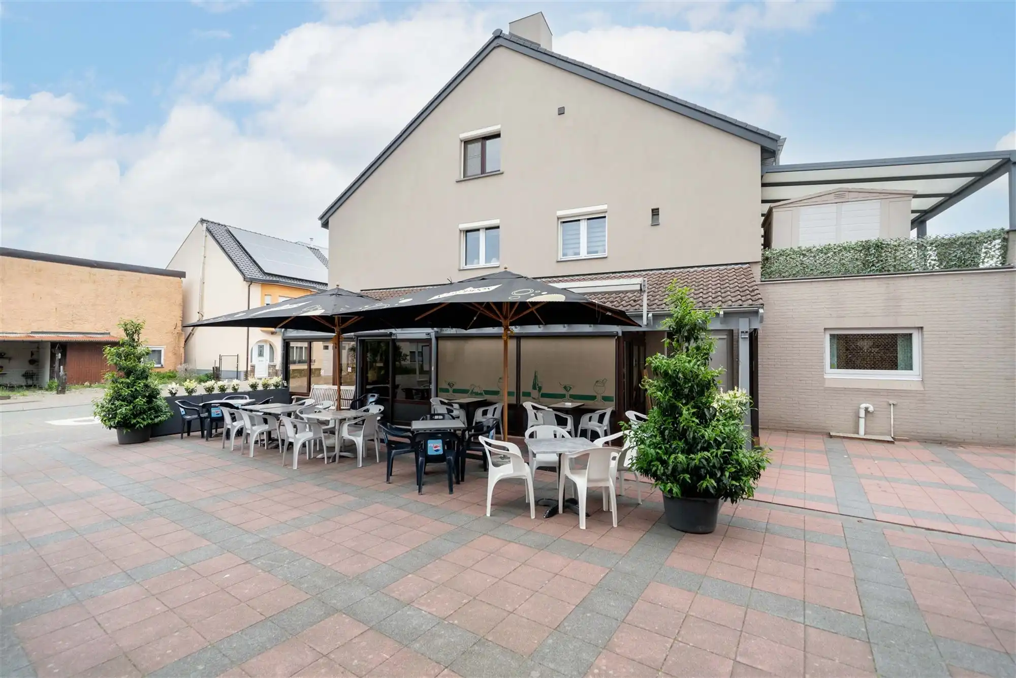 Prachtig handelspand met zaal en ruim appartement te koop! foto 5