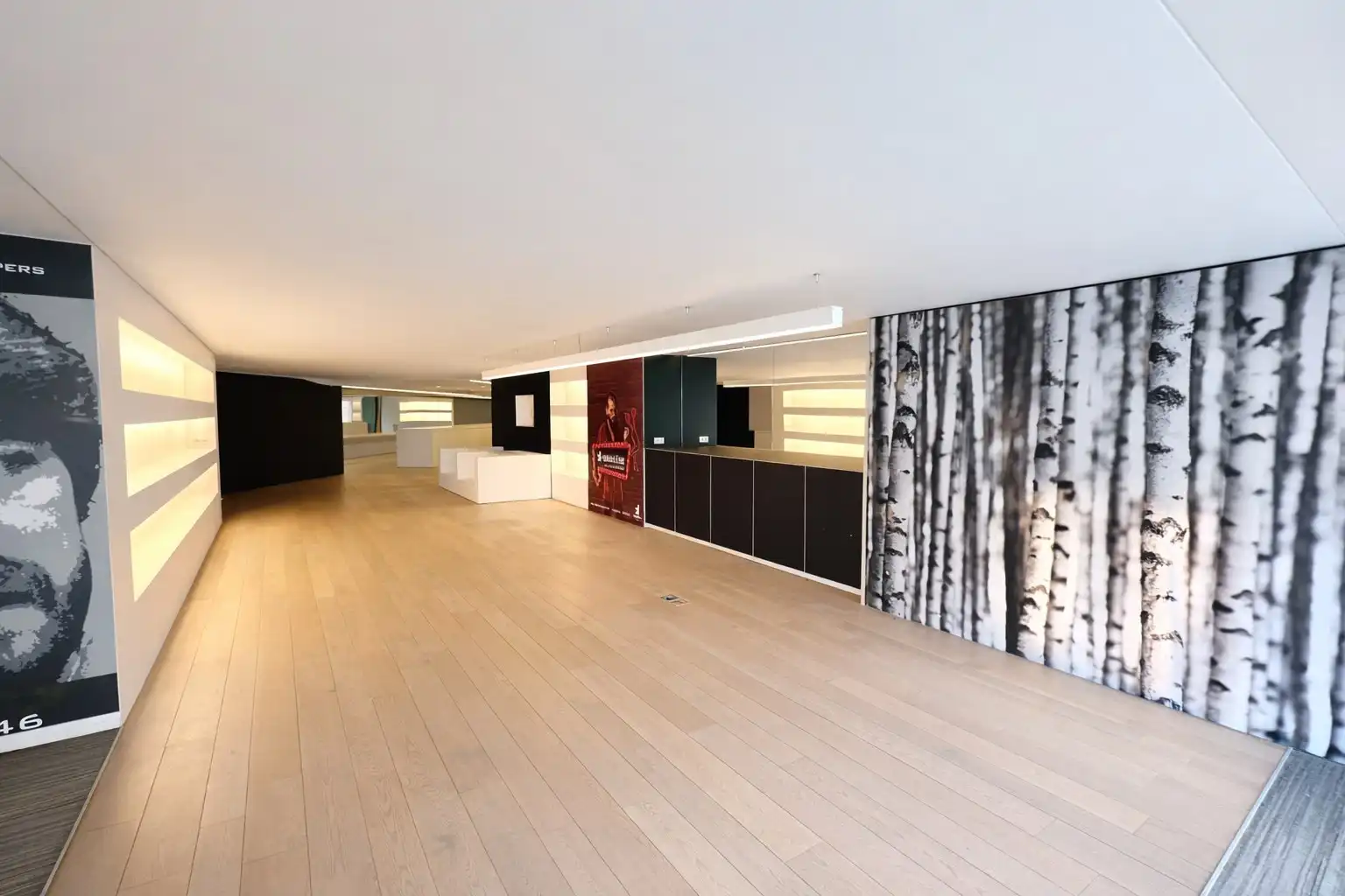 Handelspand: winkel / kantoor, instapklaar, (300 m²), mét parking, Torhout foto 2