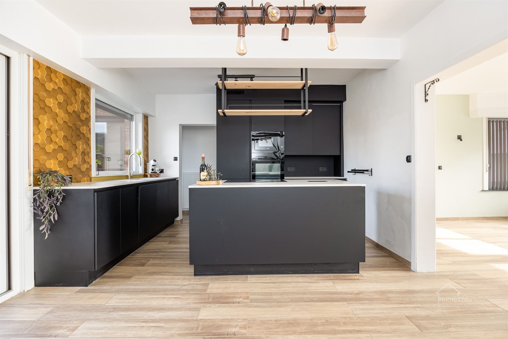 HOB met 4 slaapkamers en 2 badkamers foto 6