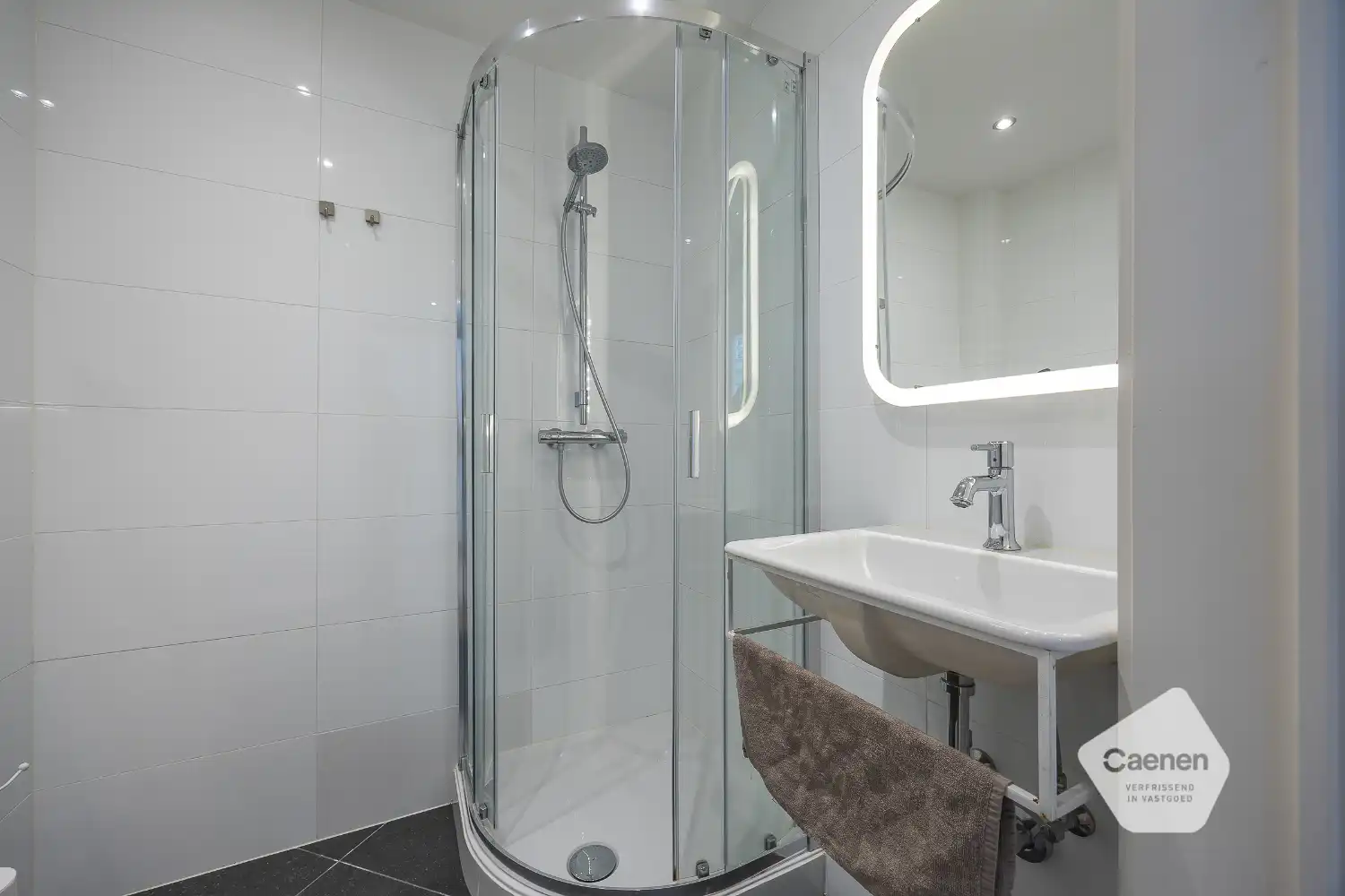 Volledig gerenoveerd opbrengsteigendom te koop in hartje Oostende foto 19