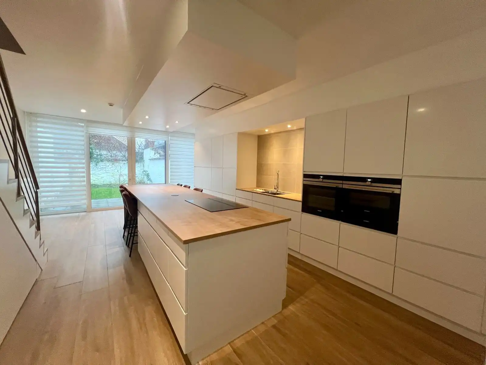 Gerenoveerd duplex appartement met tuin in centrum Leuven te huur foto 4