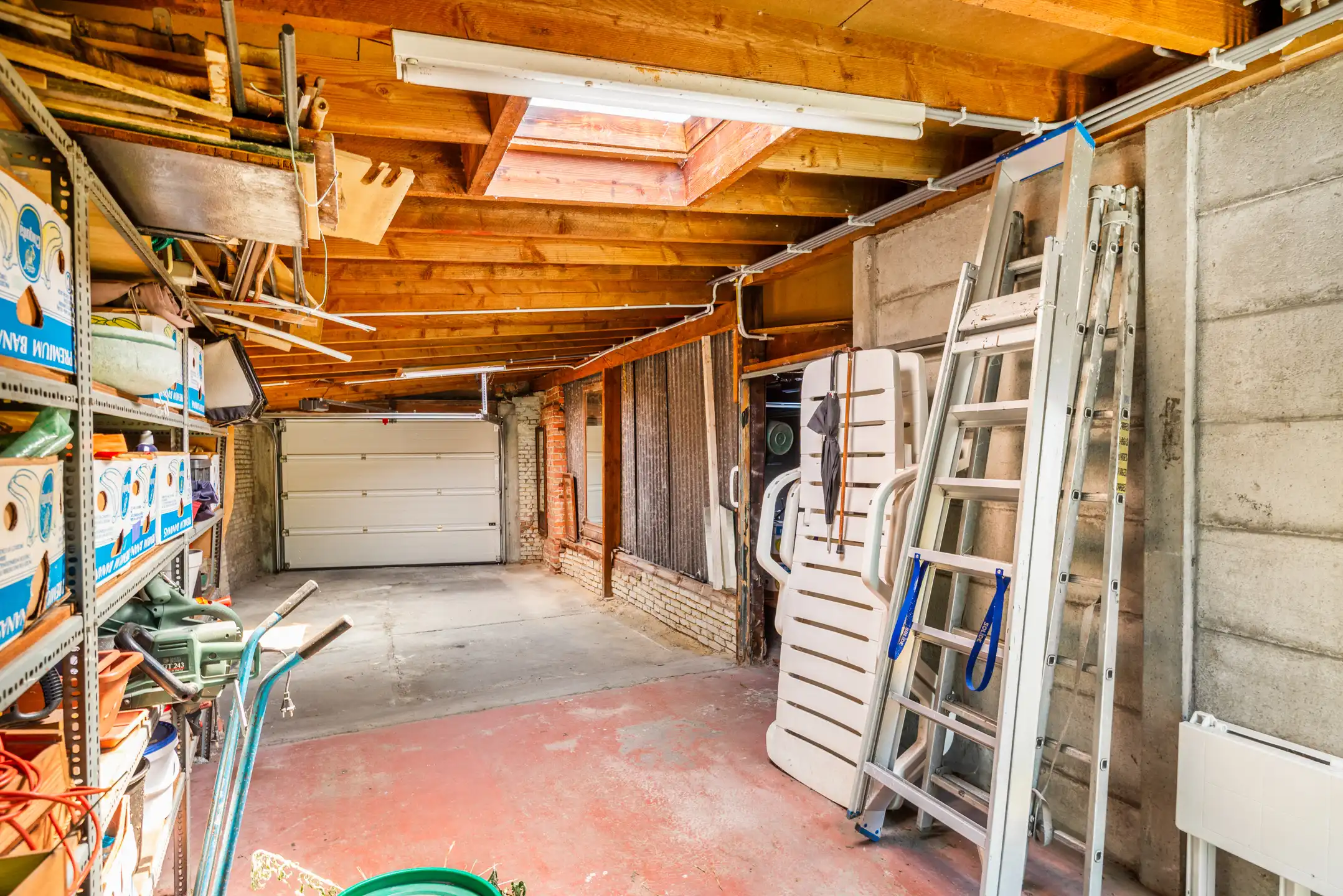 Op een topligging gelegen ruime gezinswoning met zonnige tuin en dubbele garage.  foto 28