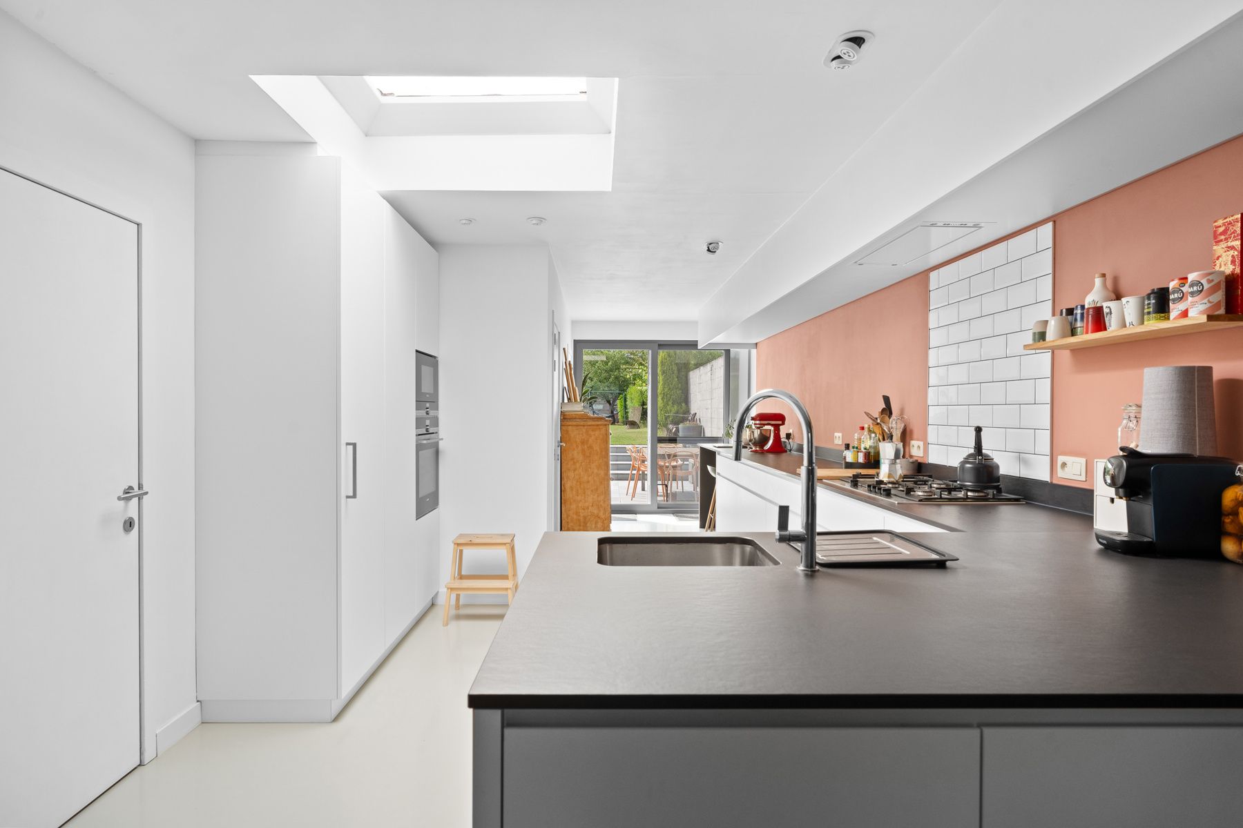 Volledig gerenoveerde 3-slpkamerwoning met tuin in Wetteren! foto 4