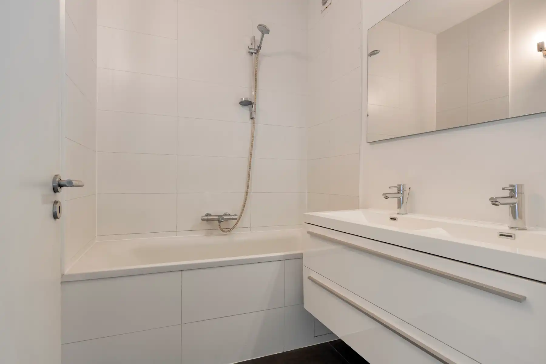 Ruim appartement met 3 slpk en terras te Wilrijk foto 14