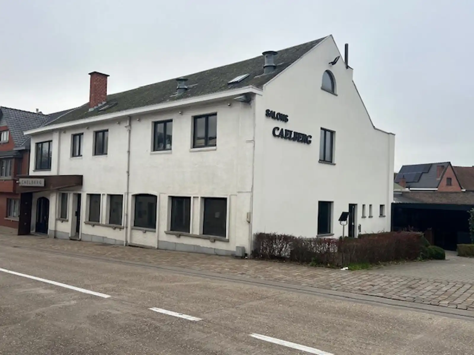 Projectgrond (vroegere feestzaal met woonst en parking) foto {{pictureIndex}}