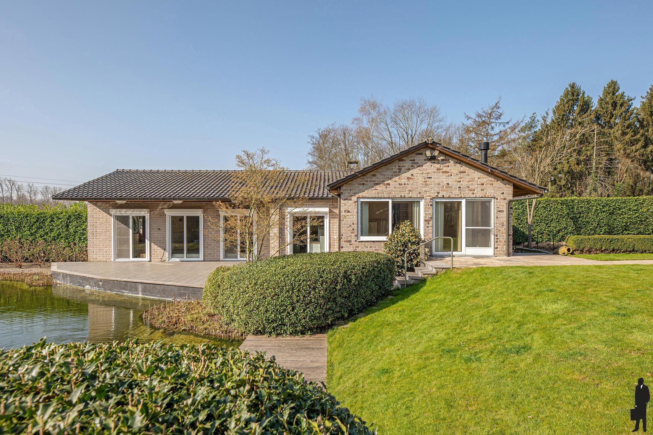 Exclusieve mediterraanse villa met 3 slaapkamers, 3 badkamers en parktuin op 3.805 m² foto 21