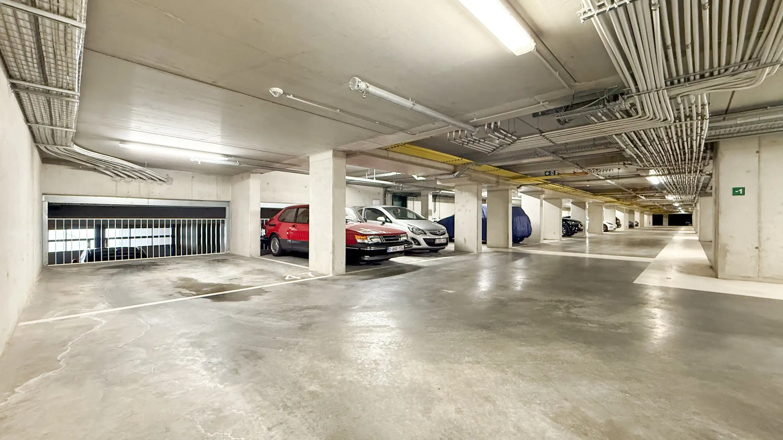 Instapklaar appartement met vrij uitzicht en parkeerplaats! foto 33