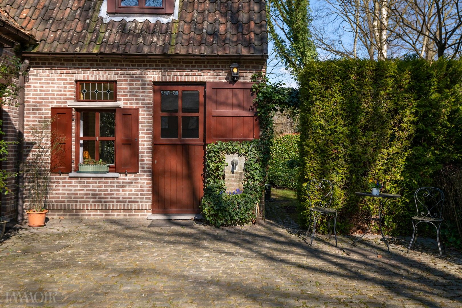 Ruime villa met veel potentieel in een rustige, kindvriendelijke wijk in Brasschaat. foto 2