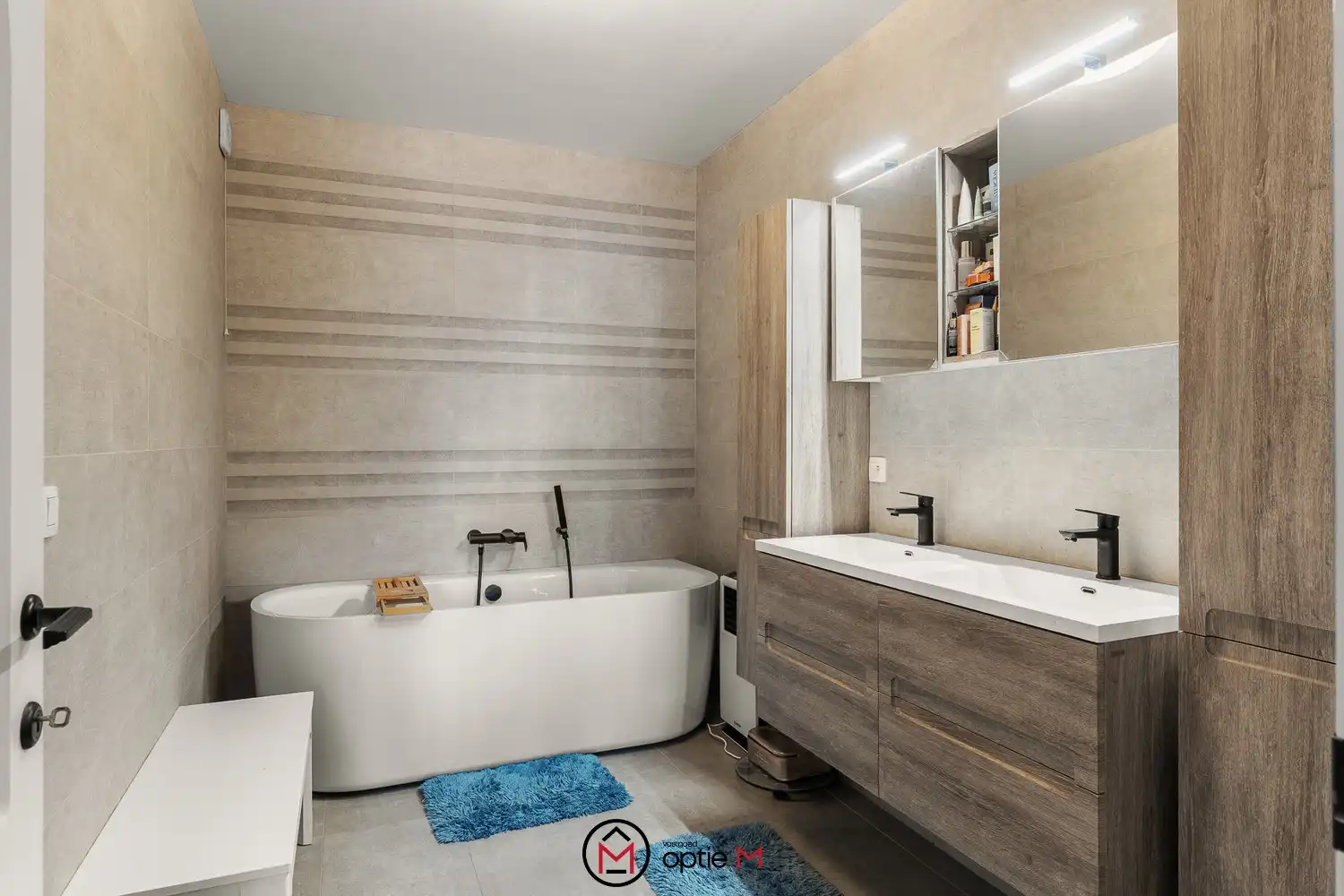 Ruim gerenoveerd appartement van 170 m² met 4 slaapkamers en twee terrassen in hartje Genk foto 24