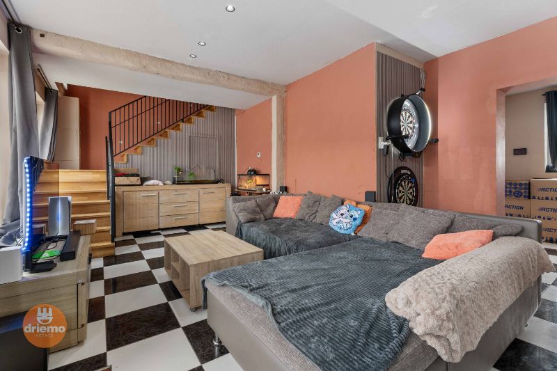 Gezellige 3 slaapkamer woning met ruime tuin en terras foto 2