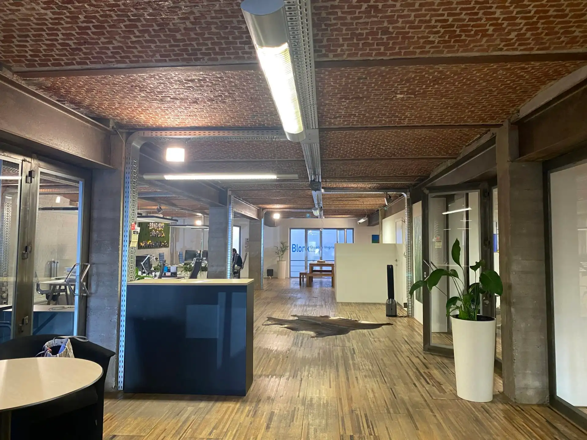 TE HUUR KantooLoftkantoor 350 m² in pakhuis Entrepot du Soleil, Antwerpen   foto 3