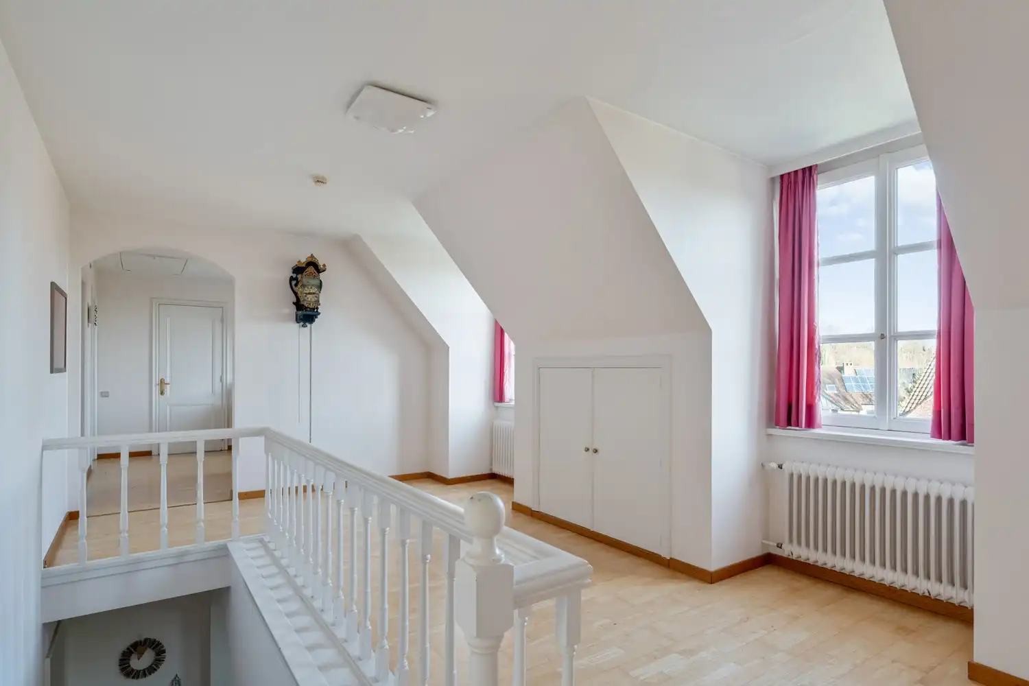 Residentieel gelegen villa met 4-5 ruime slaapkamers/bureau , 2 badkamers, 2 garages en een tuin op een perceel van 11a 71ca te Winksele gemeente Herent. foto 14