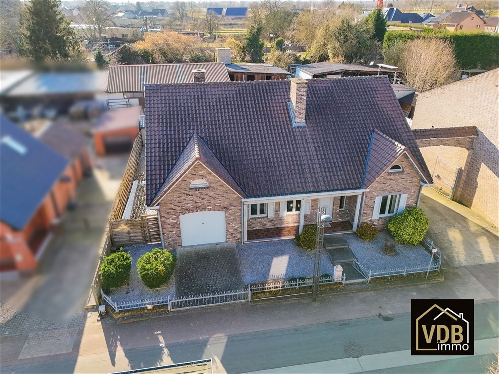 Riante woning - open bebouwing - met loods foto 2