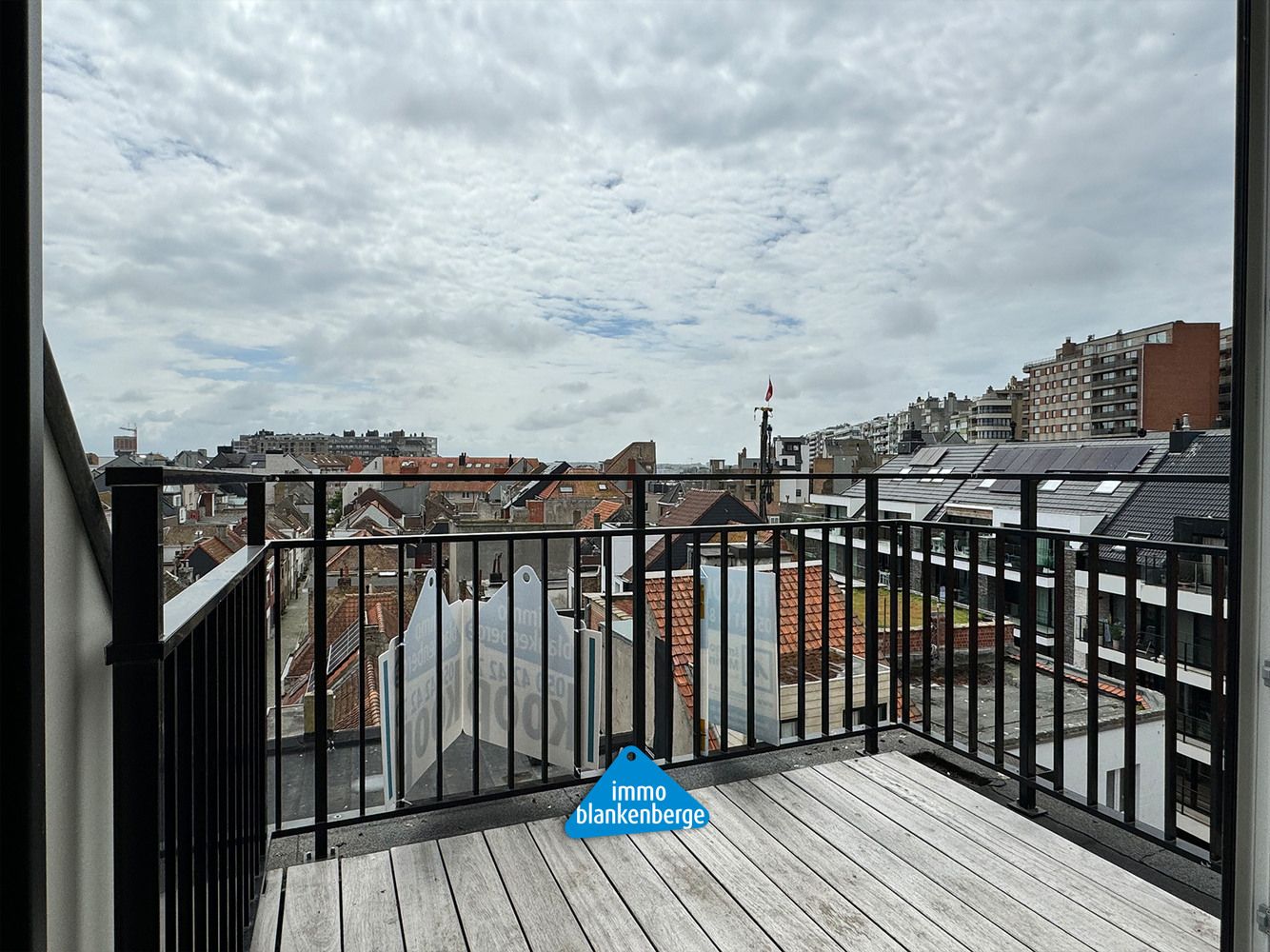 Luxe Duplex Appartement met Twee Slaapkamers en Terras op Vijfde Verdieping foto 3