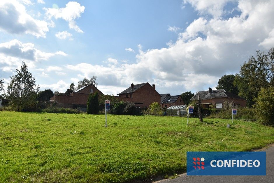 Rustig gelegen bouwkavel foto {{pictureIndex}}