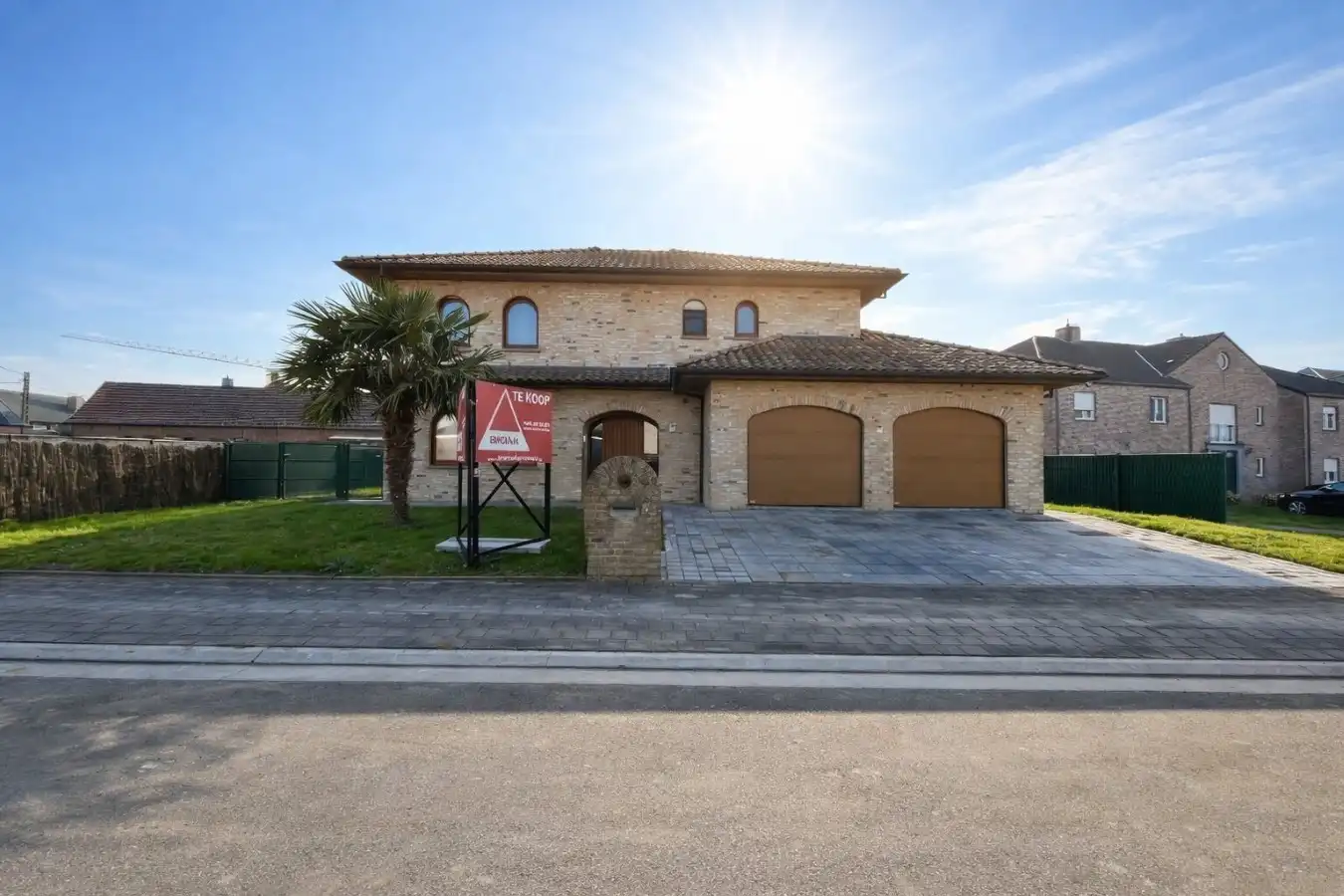 Moorslede – Villa in Spaanse stijl met dubbele garage en 4 slaapkamers foto 2