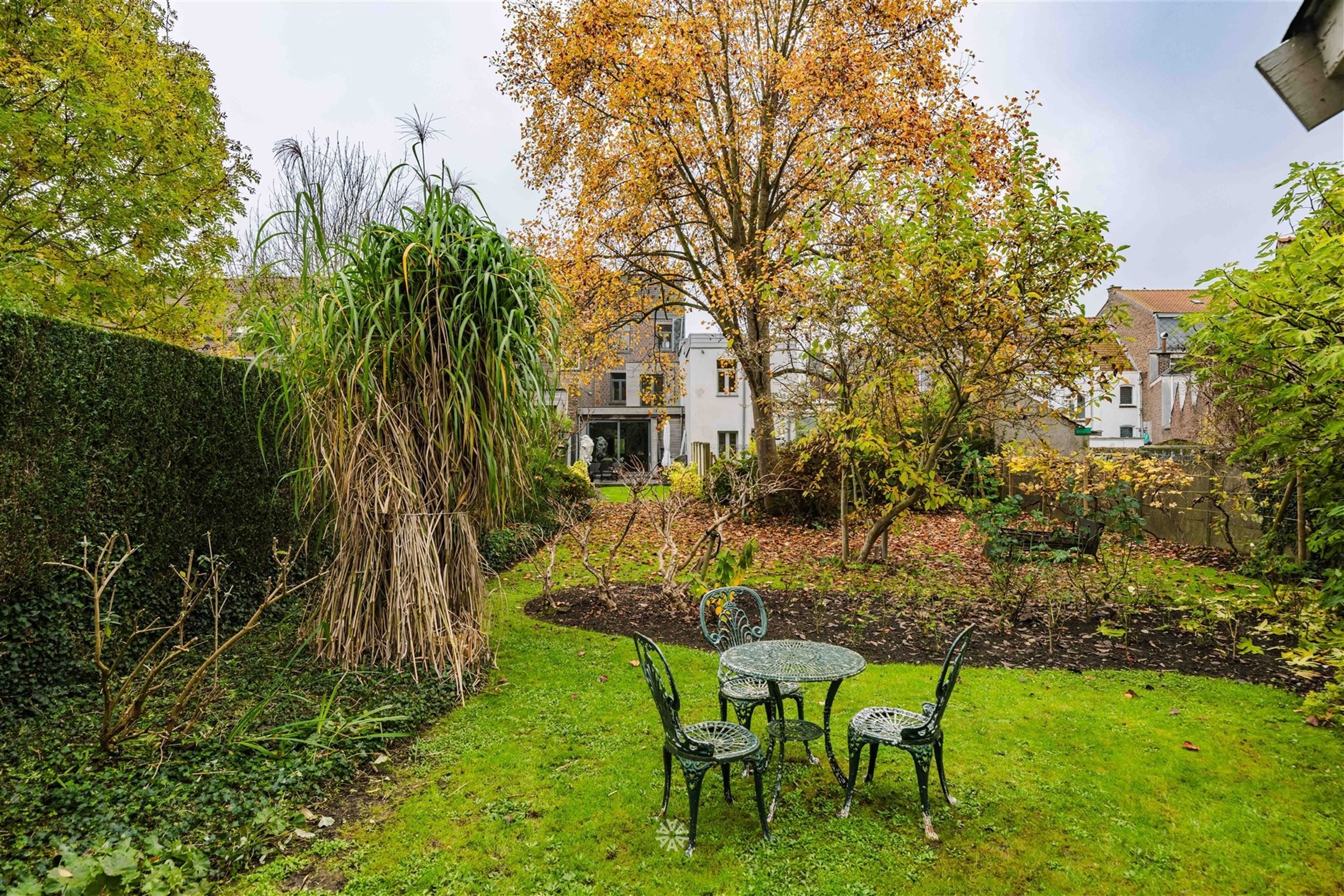 Klassevolle herenwoning met moderne aanbouw in hartje Ronse foto 23