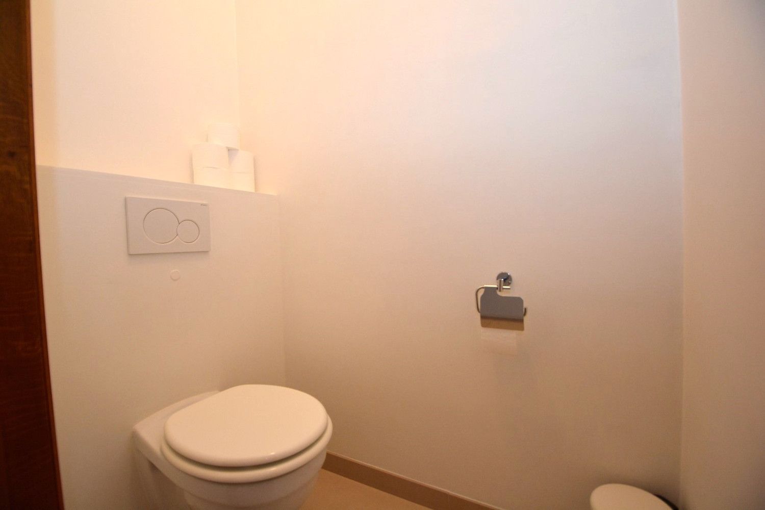 INSTAPKLAAR APPARTEMENT MET 1 SLK EN GARAGE! foto 8