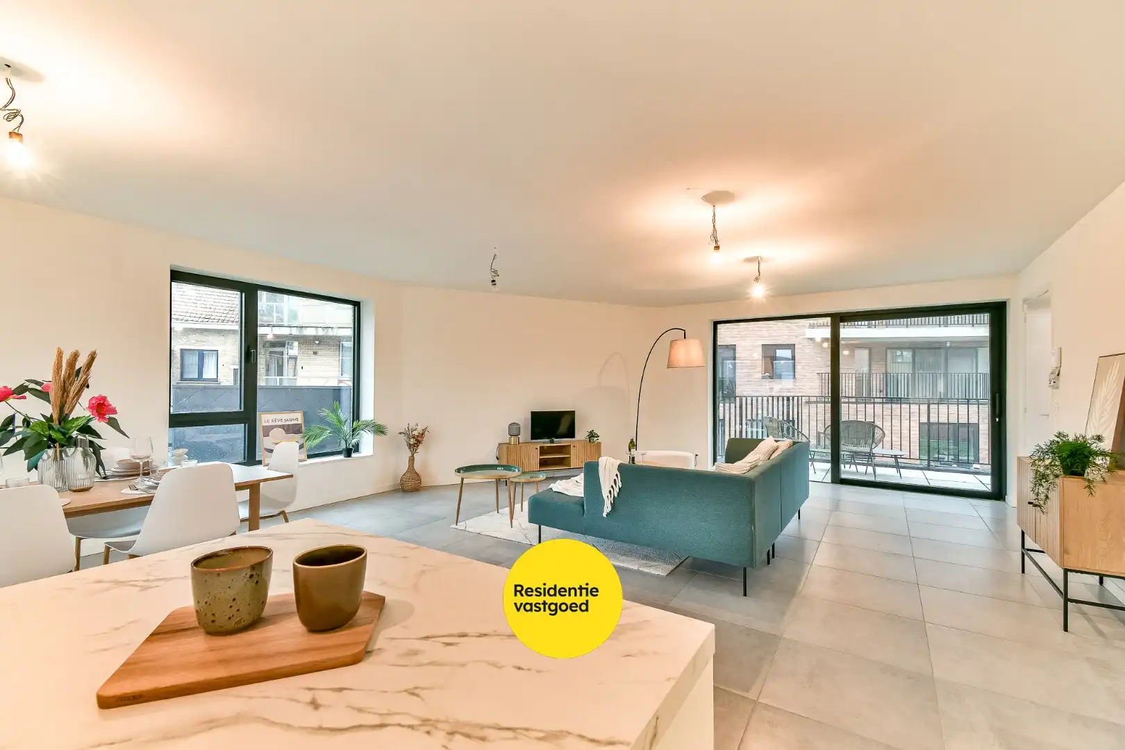 Stijlvol en energiezuinig wonen in hartje Gistel foto 6