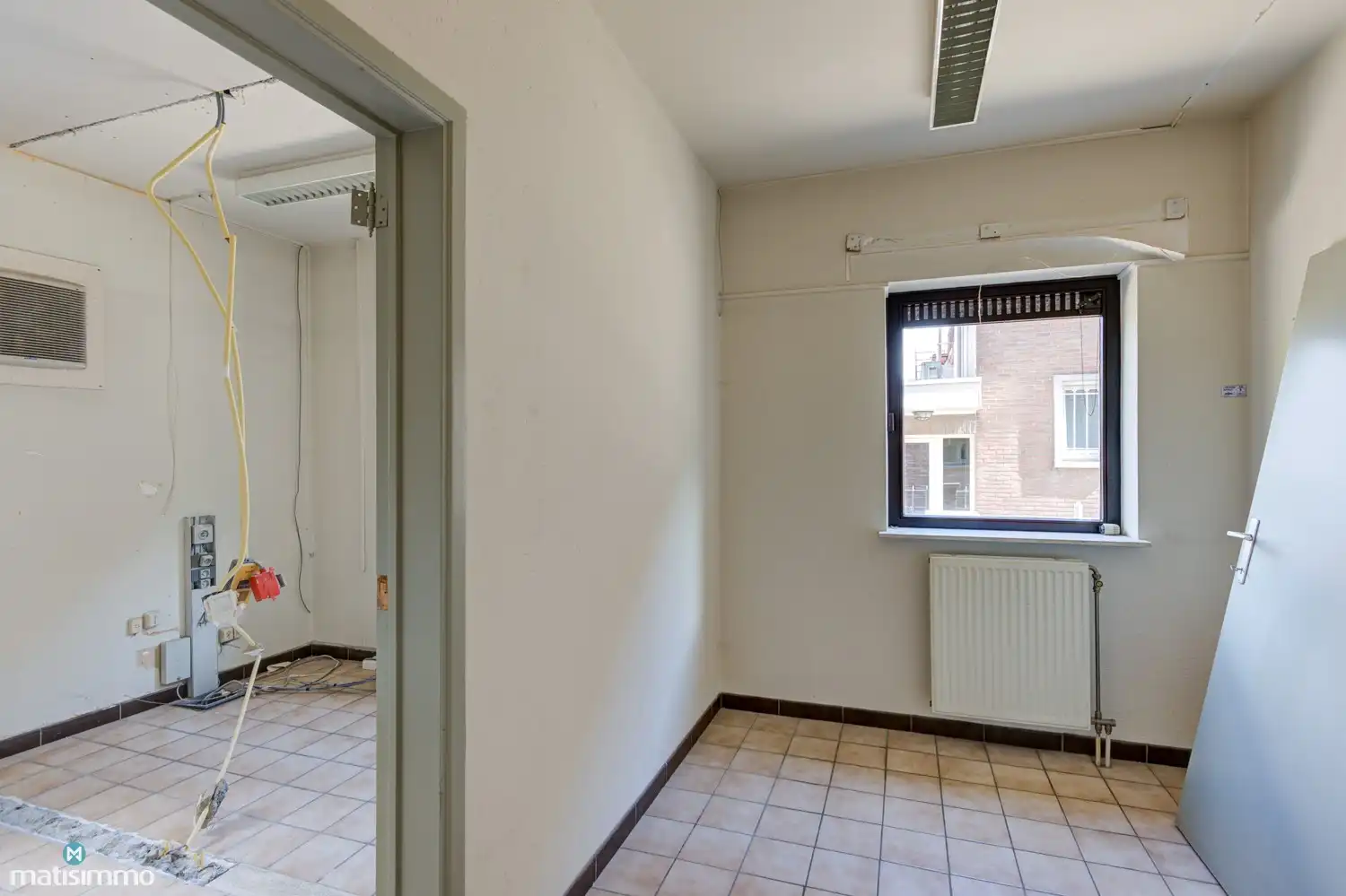 LICHTRIJK HANDELSPAND (174M2) MET VEEL VISIBILITEIT OP EEN TOPLOCATIE IN BEVERST foto 13