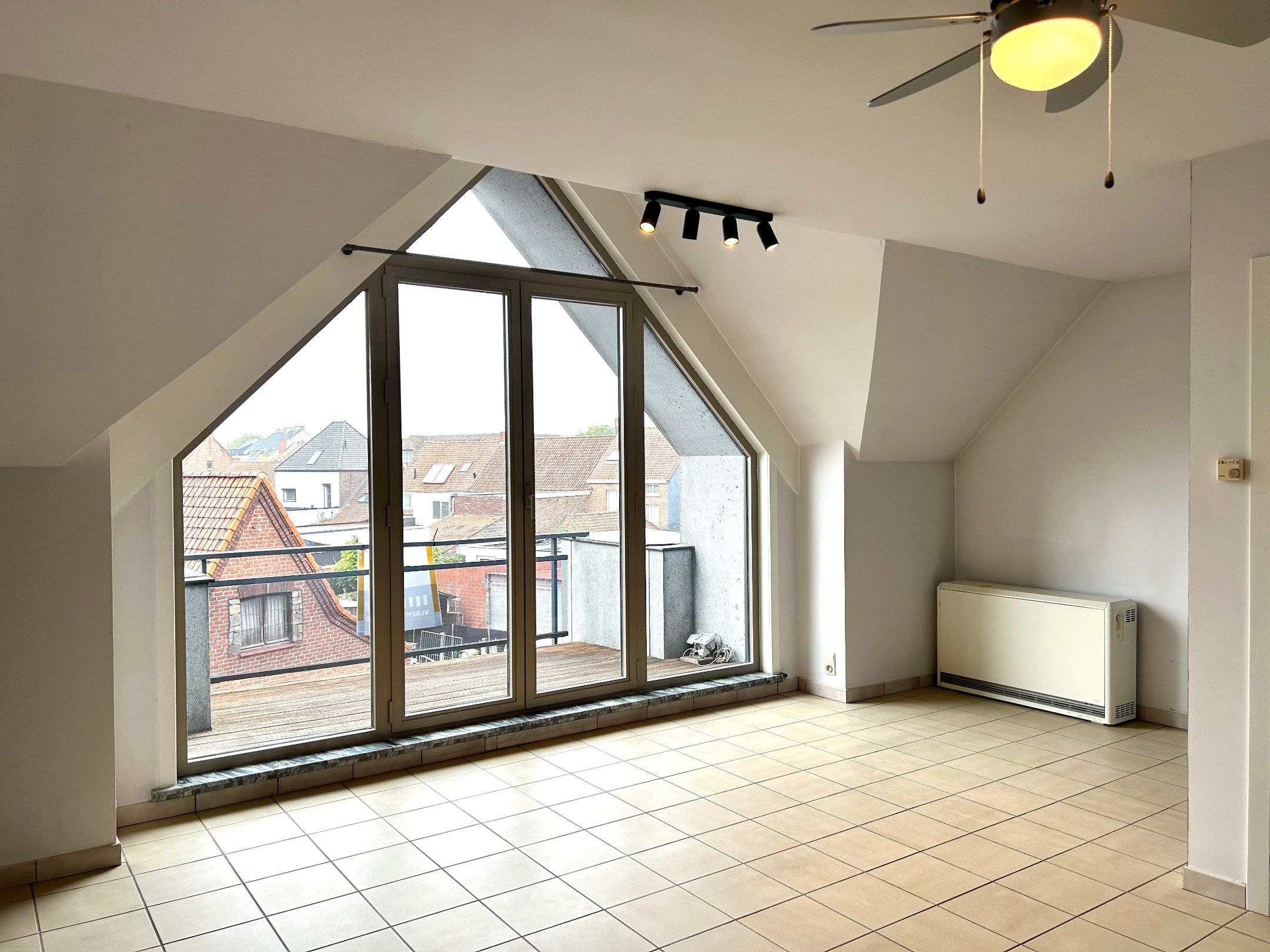Gezellig duplex-appartement met garagebox in centrum Zulte. foto 3
