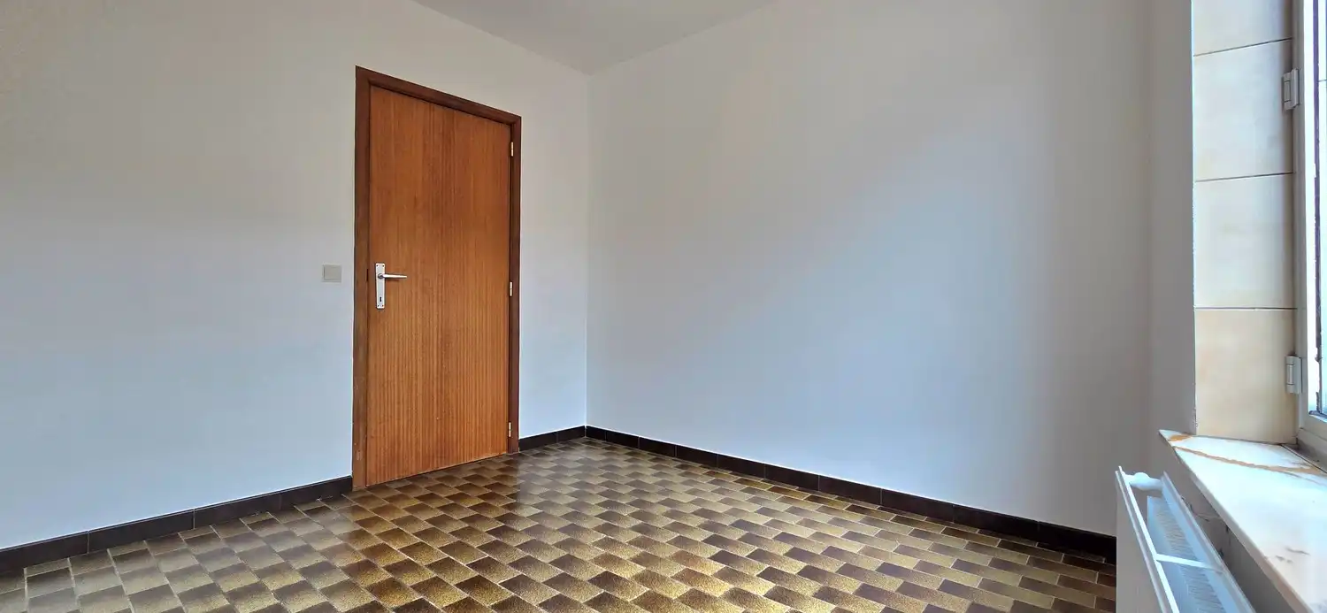 Instapklaar 2-slaapkamer appartement met garage, autostaanplaats en kelderberging foto 11