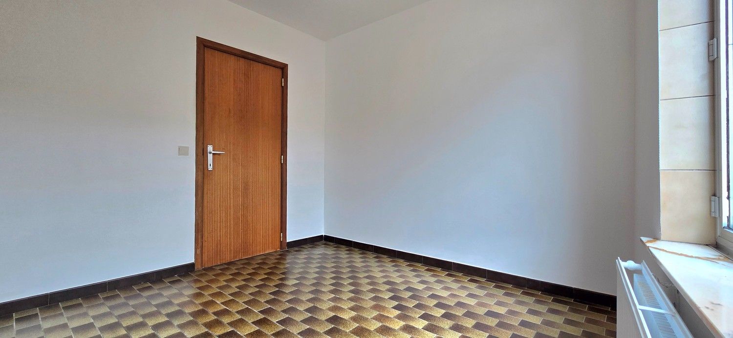 Instapklaar 2-slaapkamer appartement met garage, autostaanplaats en kelderberging foto 11