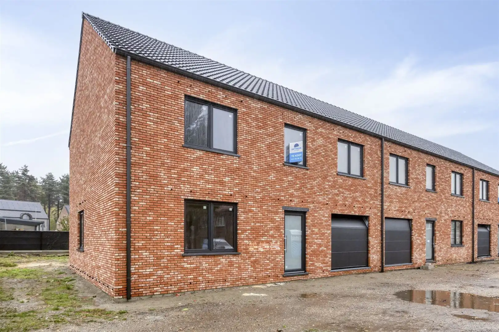 TE KOOP: Halfopen CASCO-nieuwbouwwoning met 4 slaapkamers! foto {{pictureIndex}}