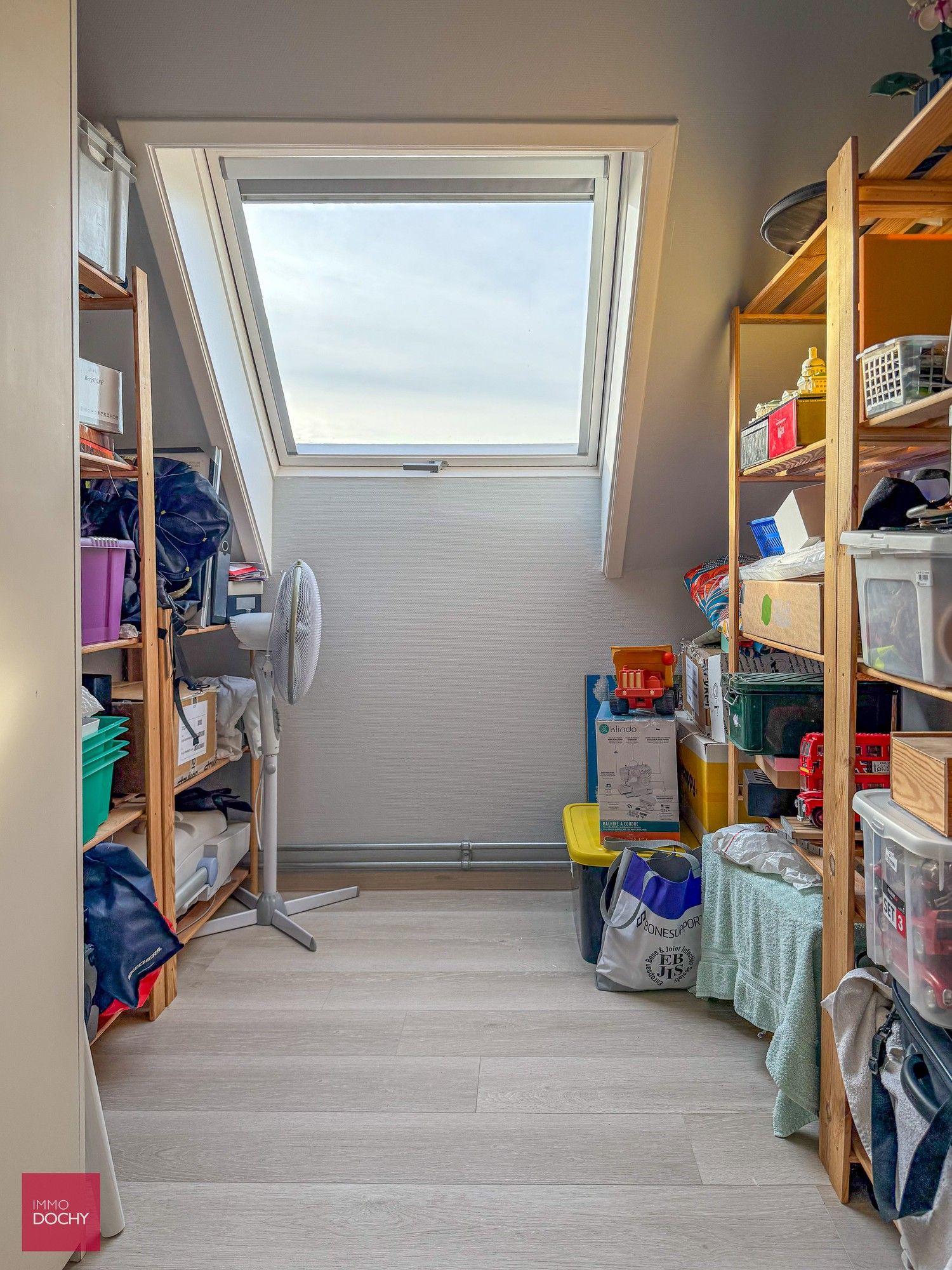 Instapklare lichtrijke alleenstaande woning | Lindestraat foto 17