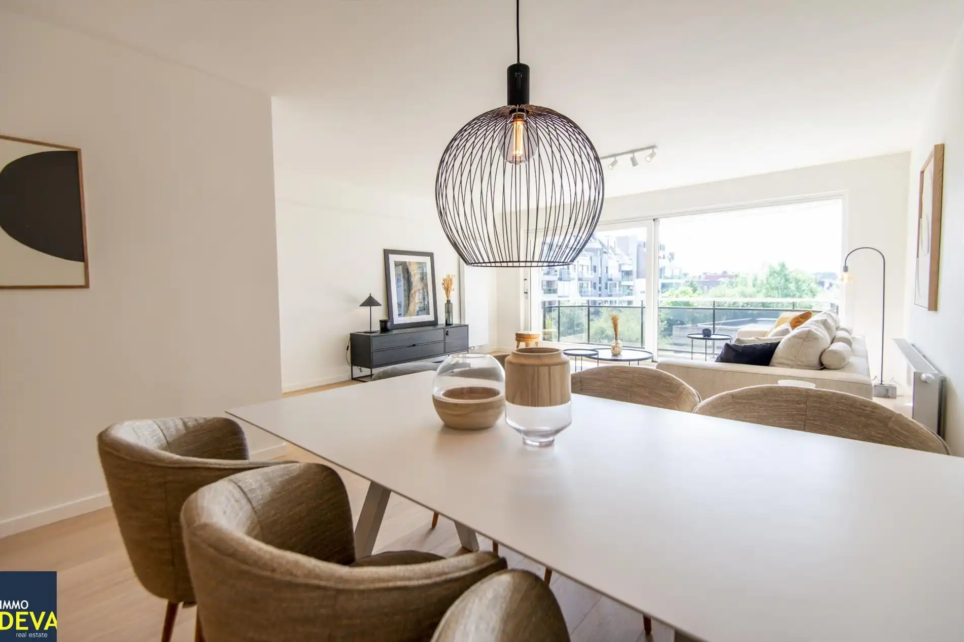 Luxueus gerenoveerd appartement met 2 zonnige terrassen en open zicht gelegen op de Dumortierlaan. foto 7