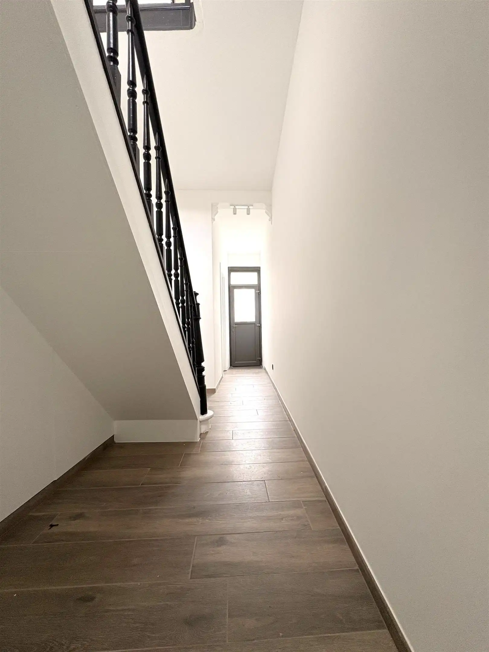 Gerenoveerde rijwoning met tuin foto 6